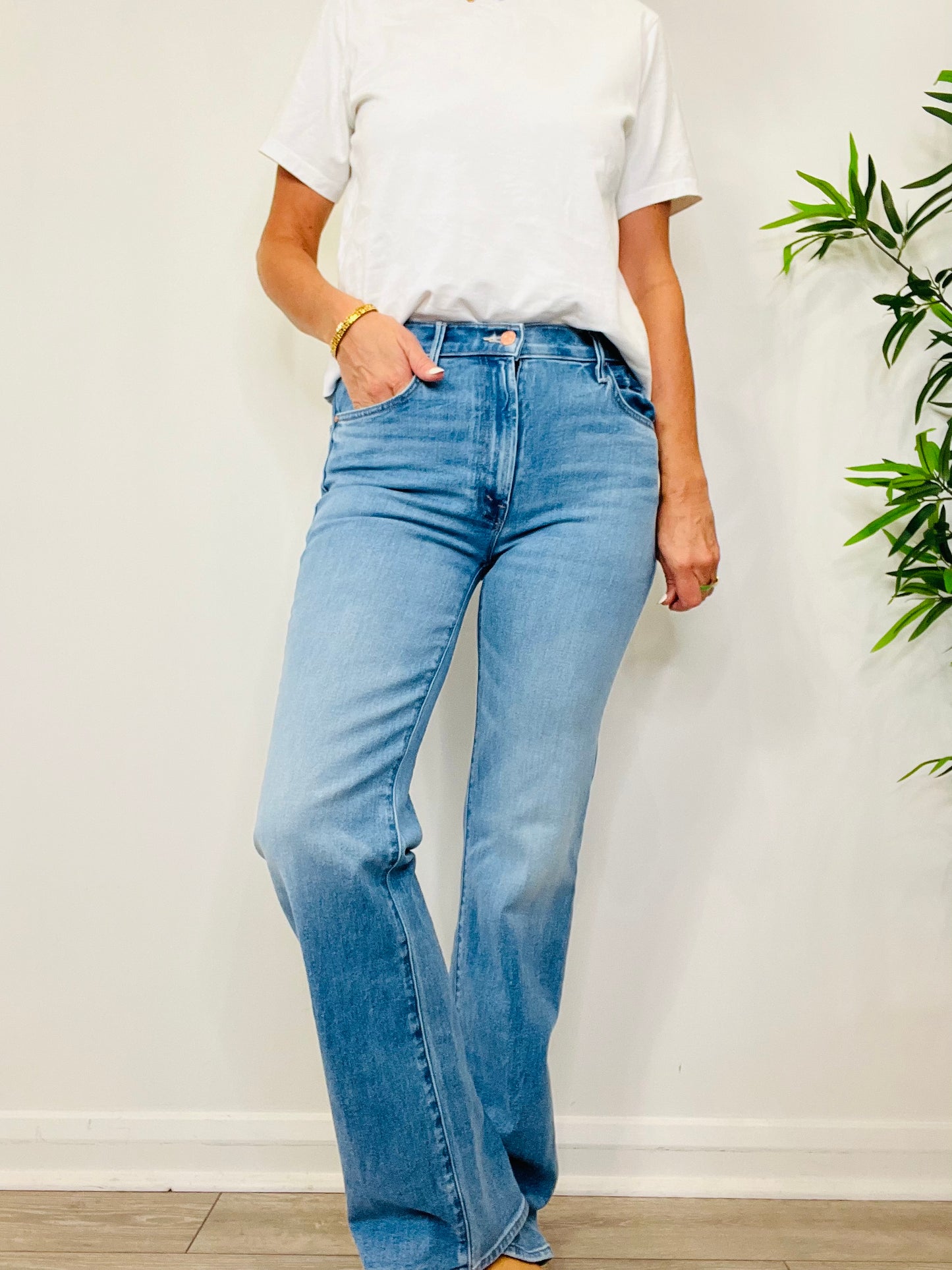 The Kick It Jeans - Size 28