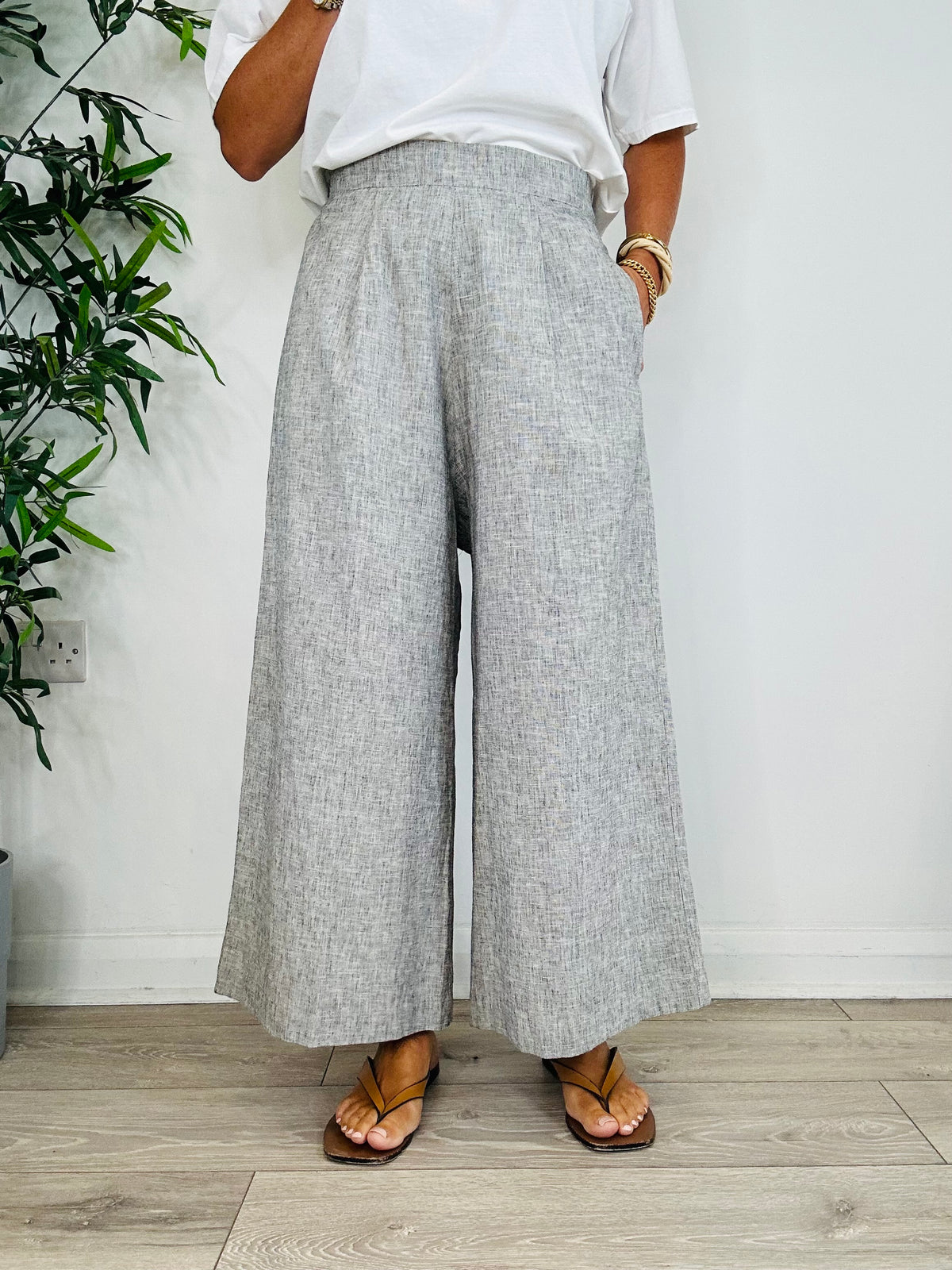 Cropped Wide Leg Trousers - Size S