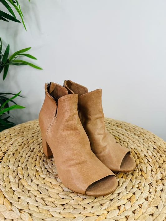 Open Toe Leather Boots - Size 37.5
