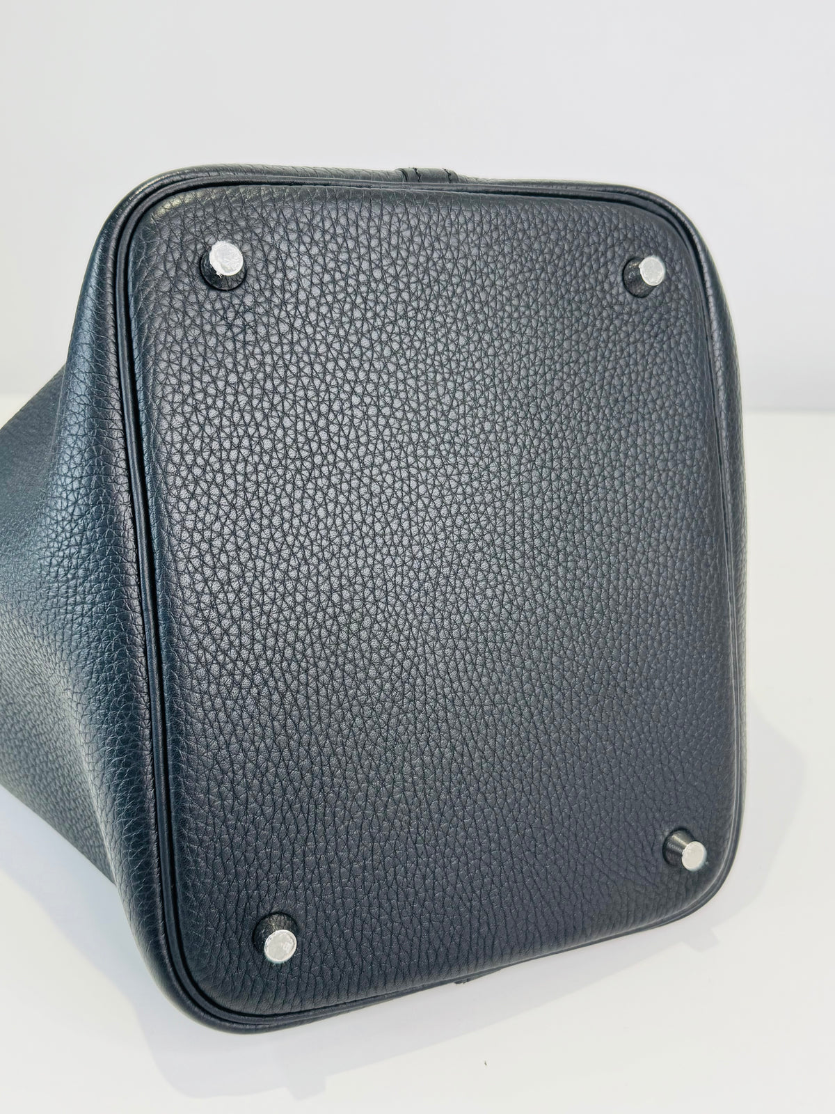 Picotin Lock 22 Bag - Noir Taurillon Clemence Leather