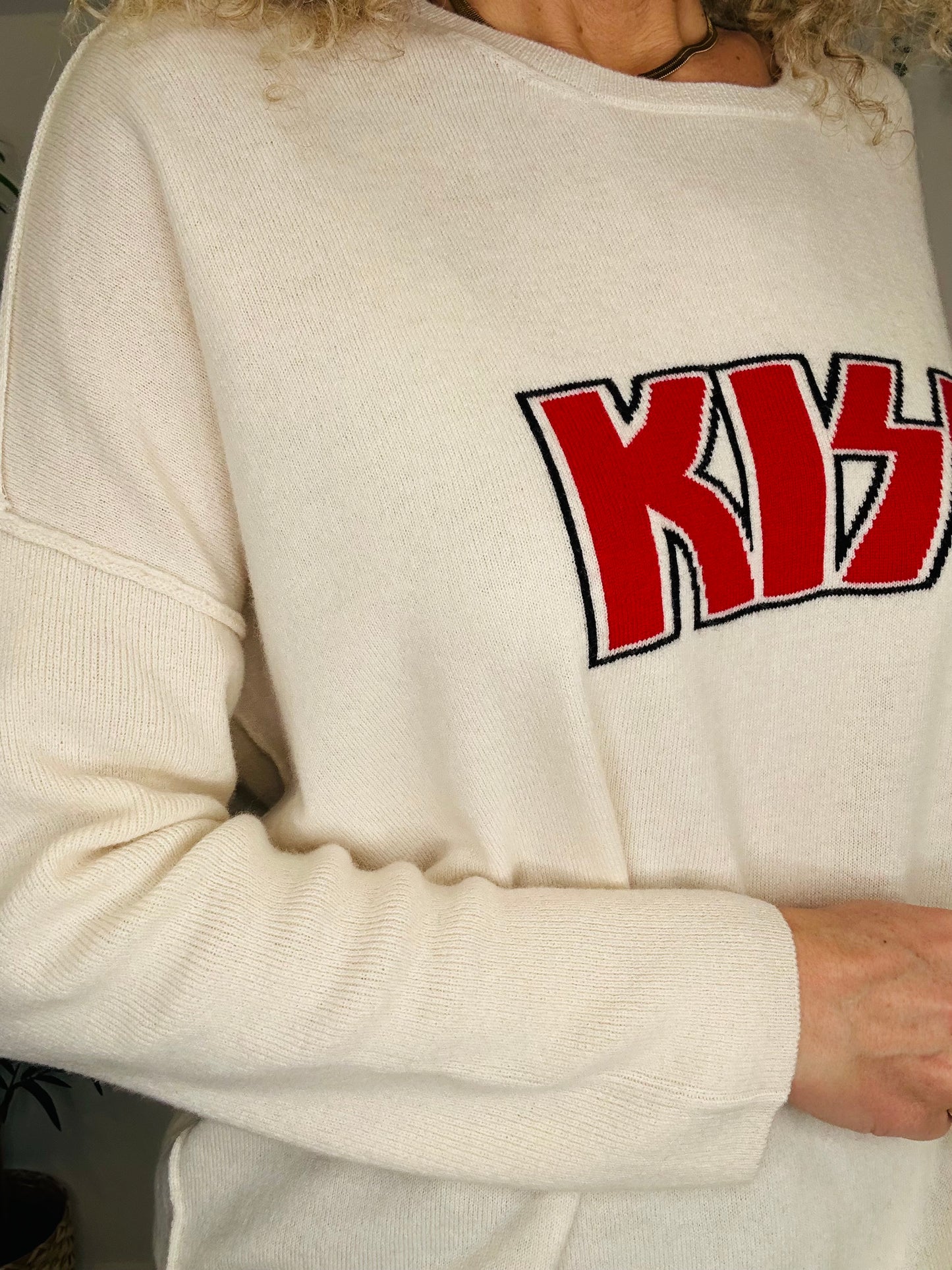 Kiss Jumper - Size L