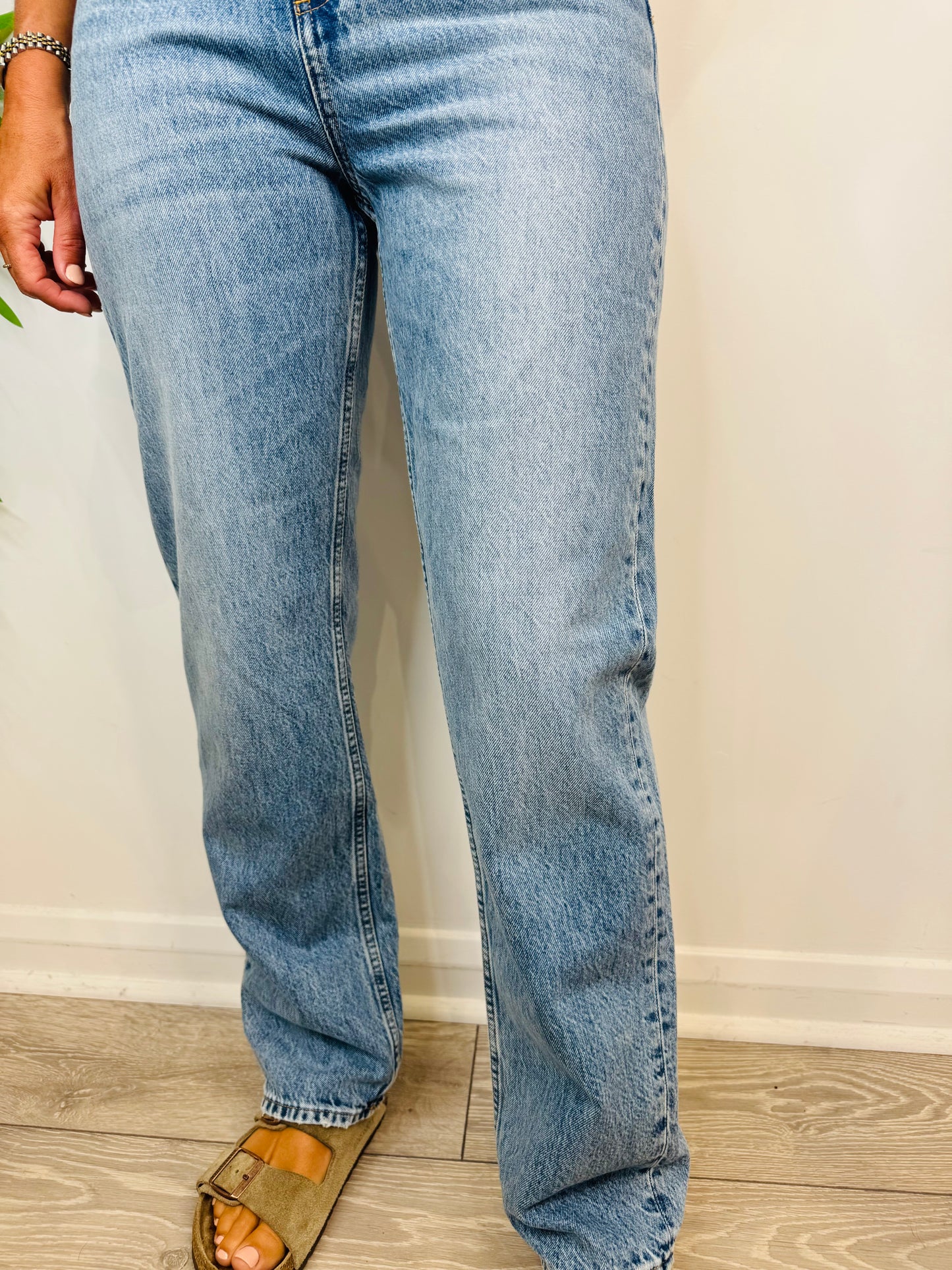 Straight Leg Jeans - Size 26