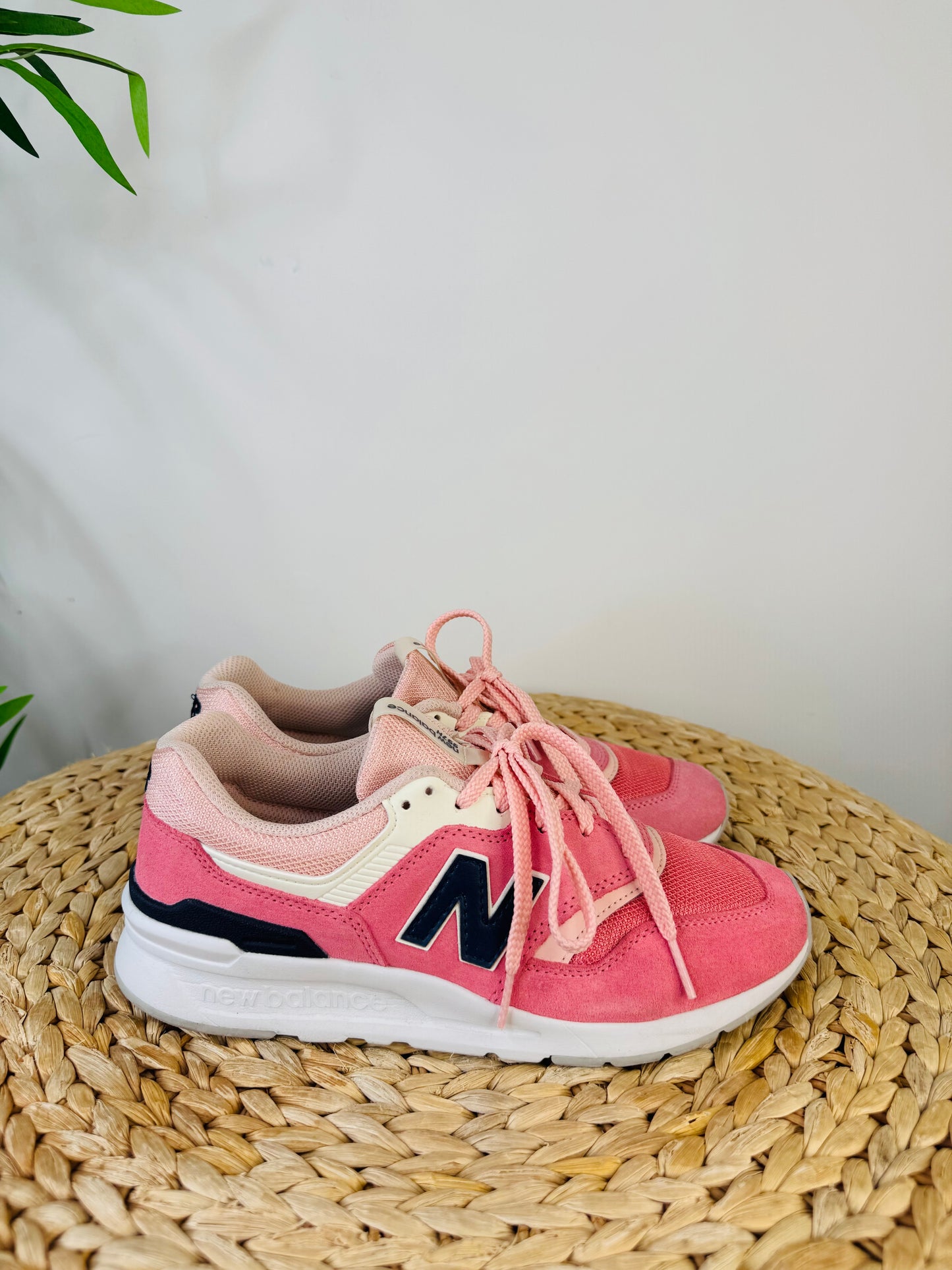 997H Suede Trainers - Size 38.5