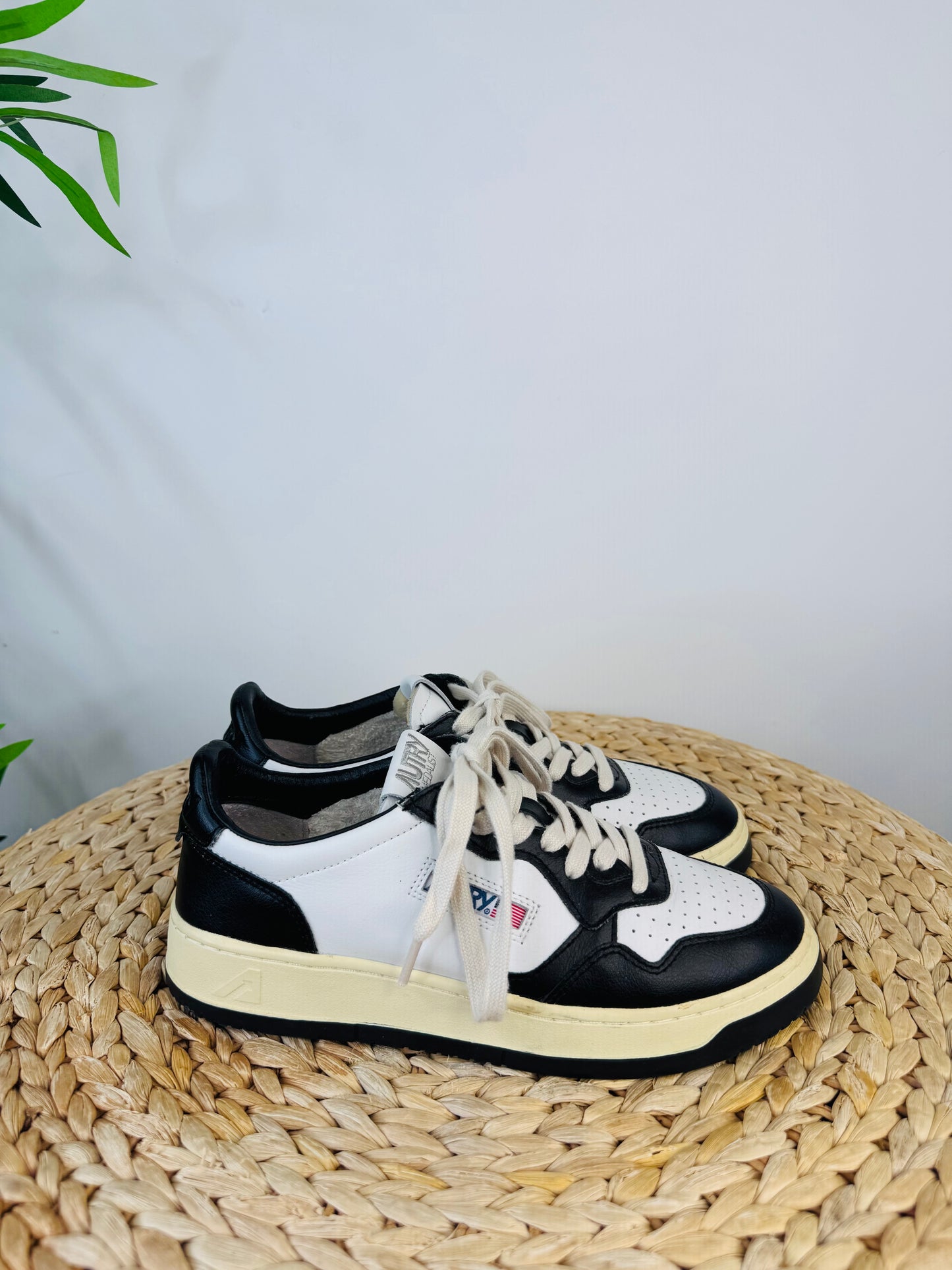 Medalist Low Trainers - Size 39