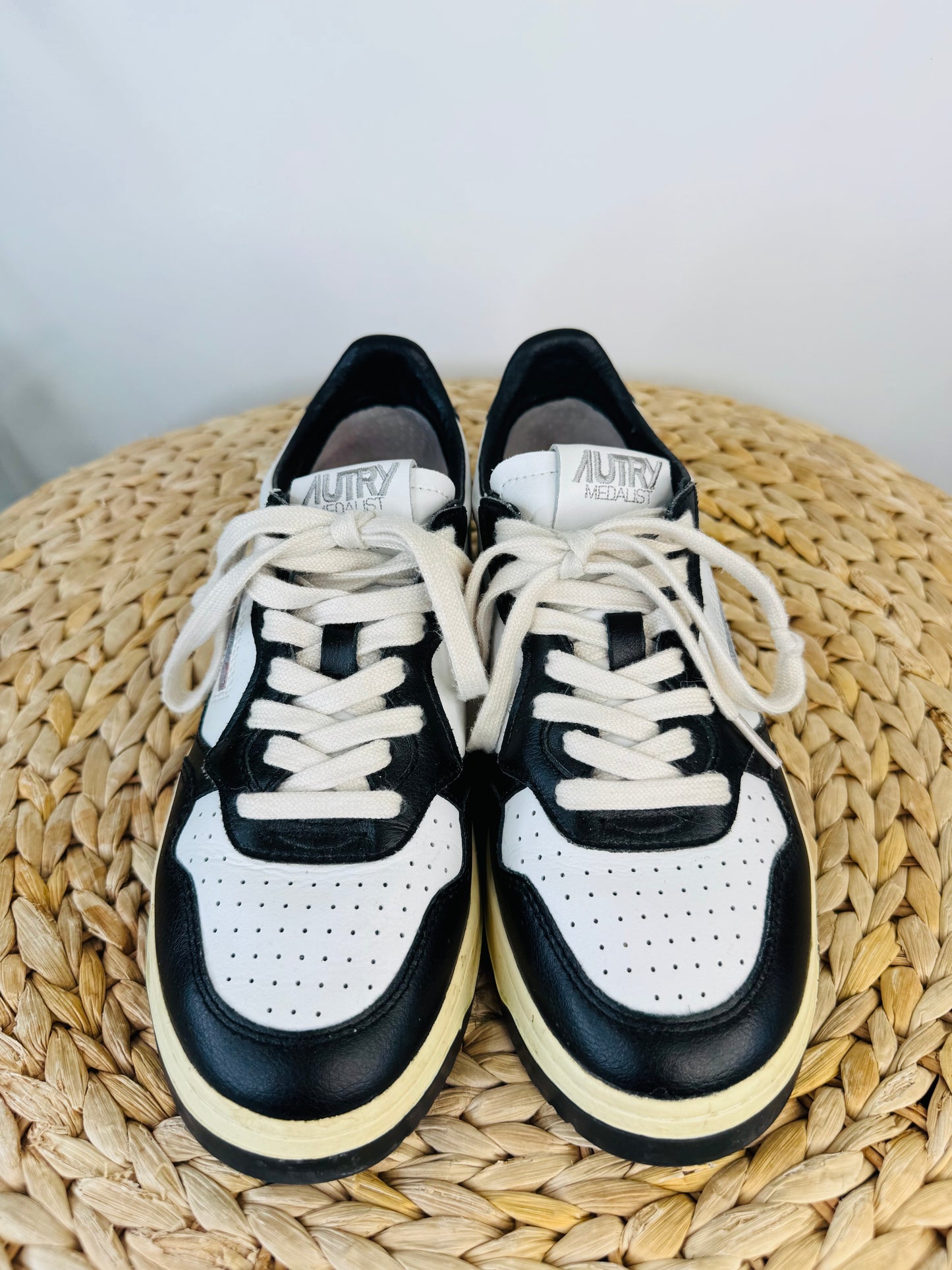 Medalist Low Trainers - Size 39