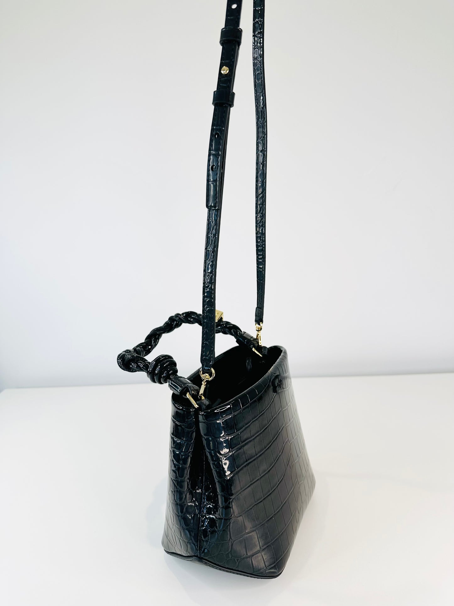 Croco Bou Bucket Bag