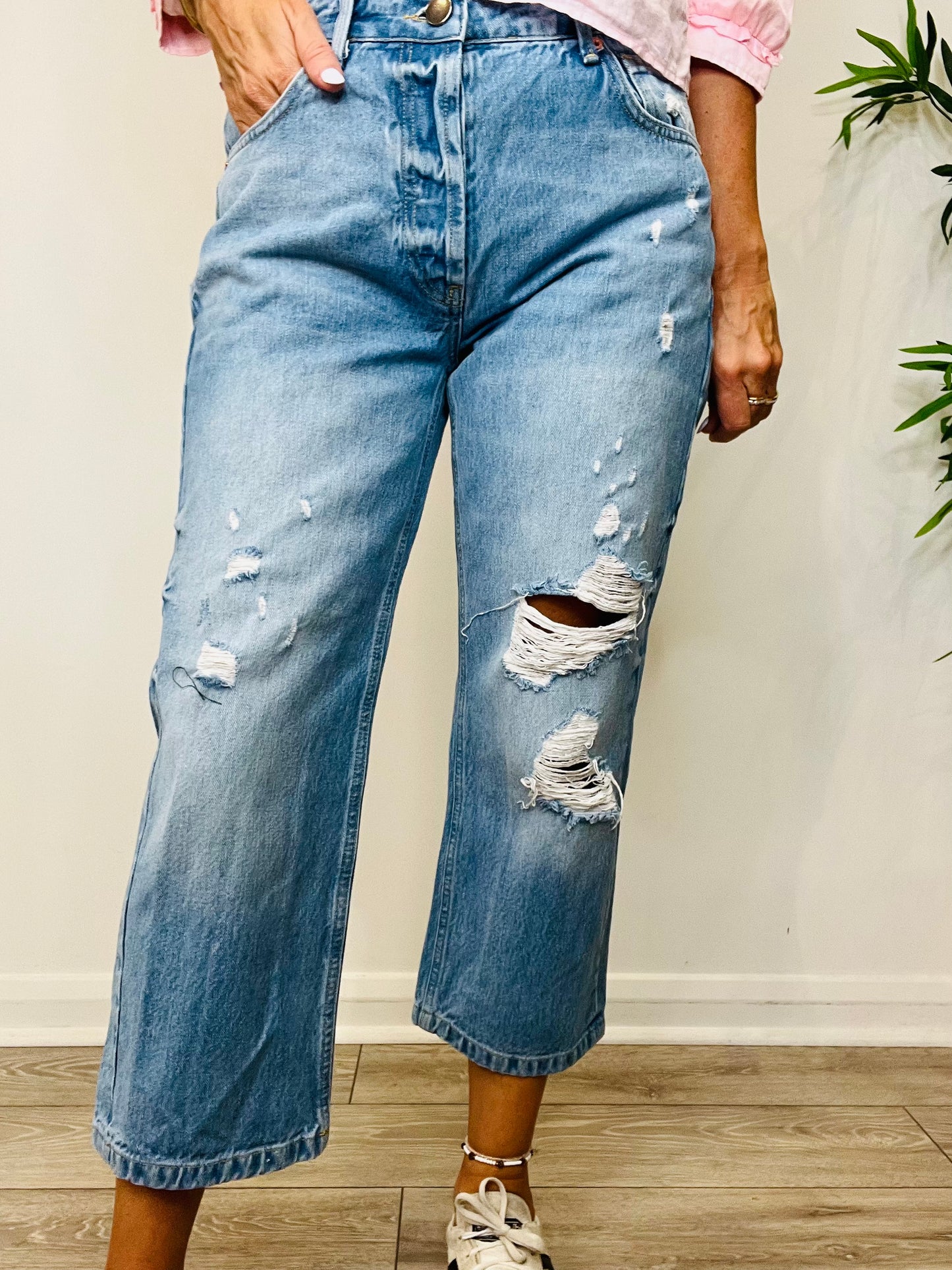 Distressed Dad Baggy Jeans - Size 28