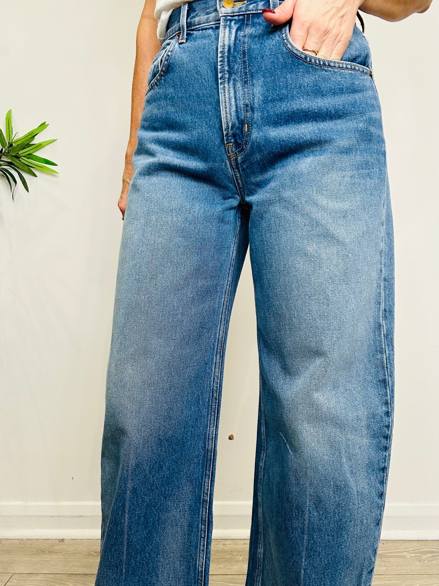 Barrel Leg Jeans - Size 28