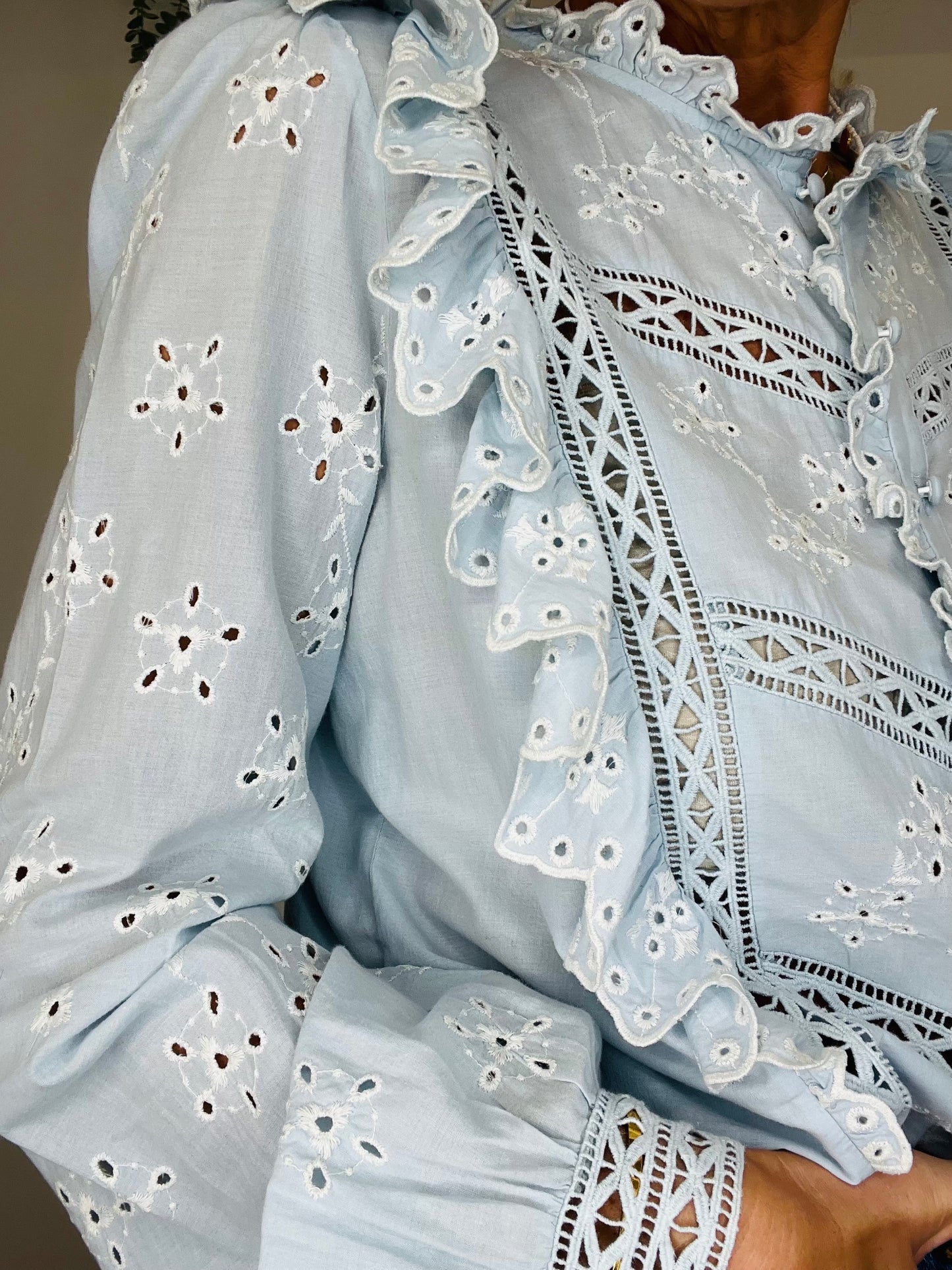 Broderie Shirt - Size 42