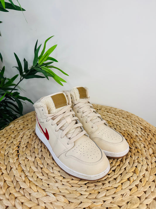 Air Jordan 1 Trainers - Size 39