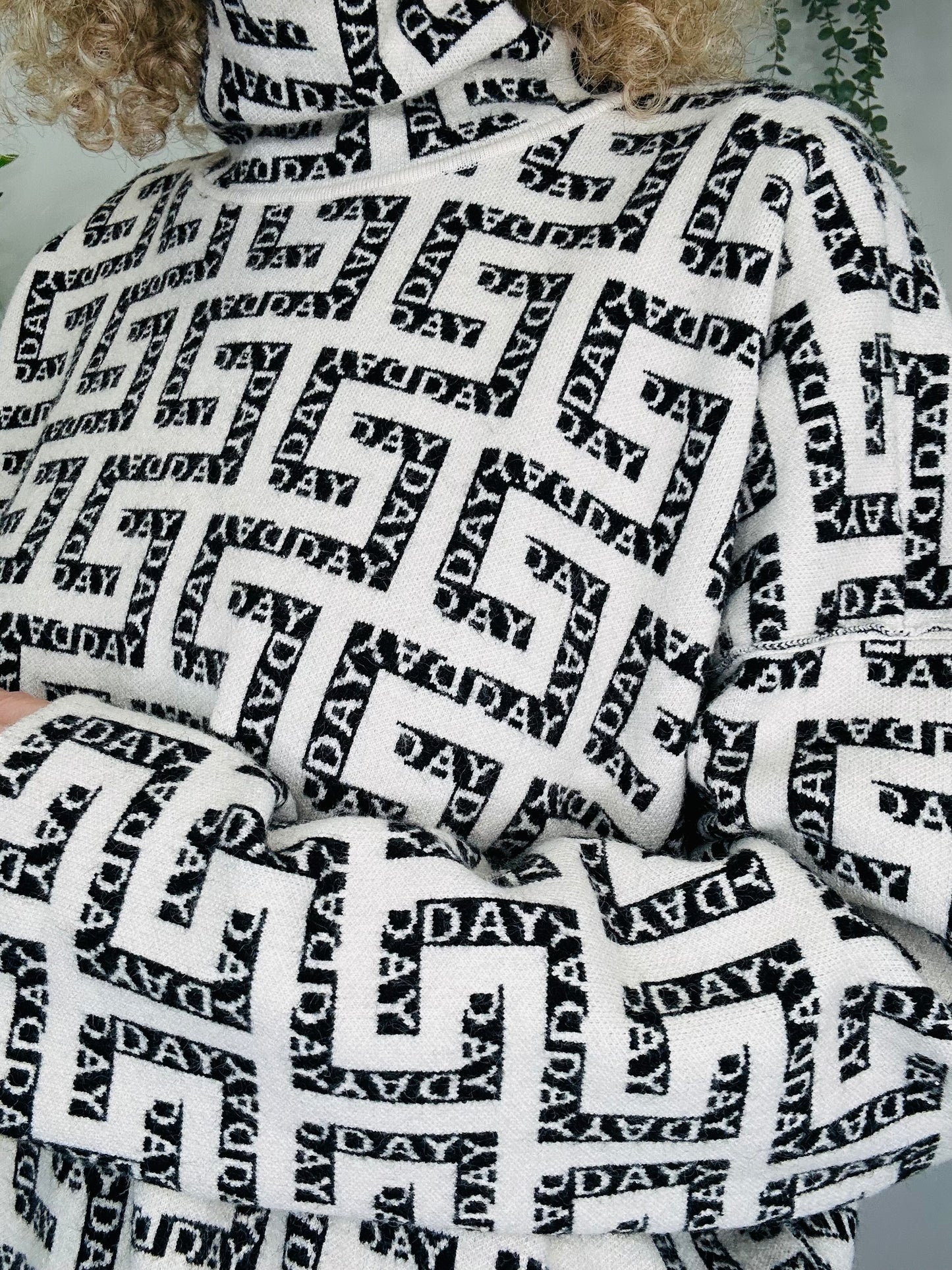 Logo Jumper - Size L