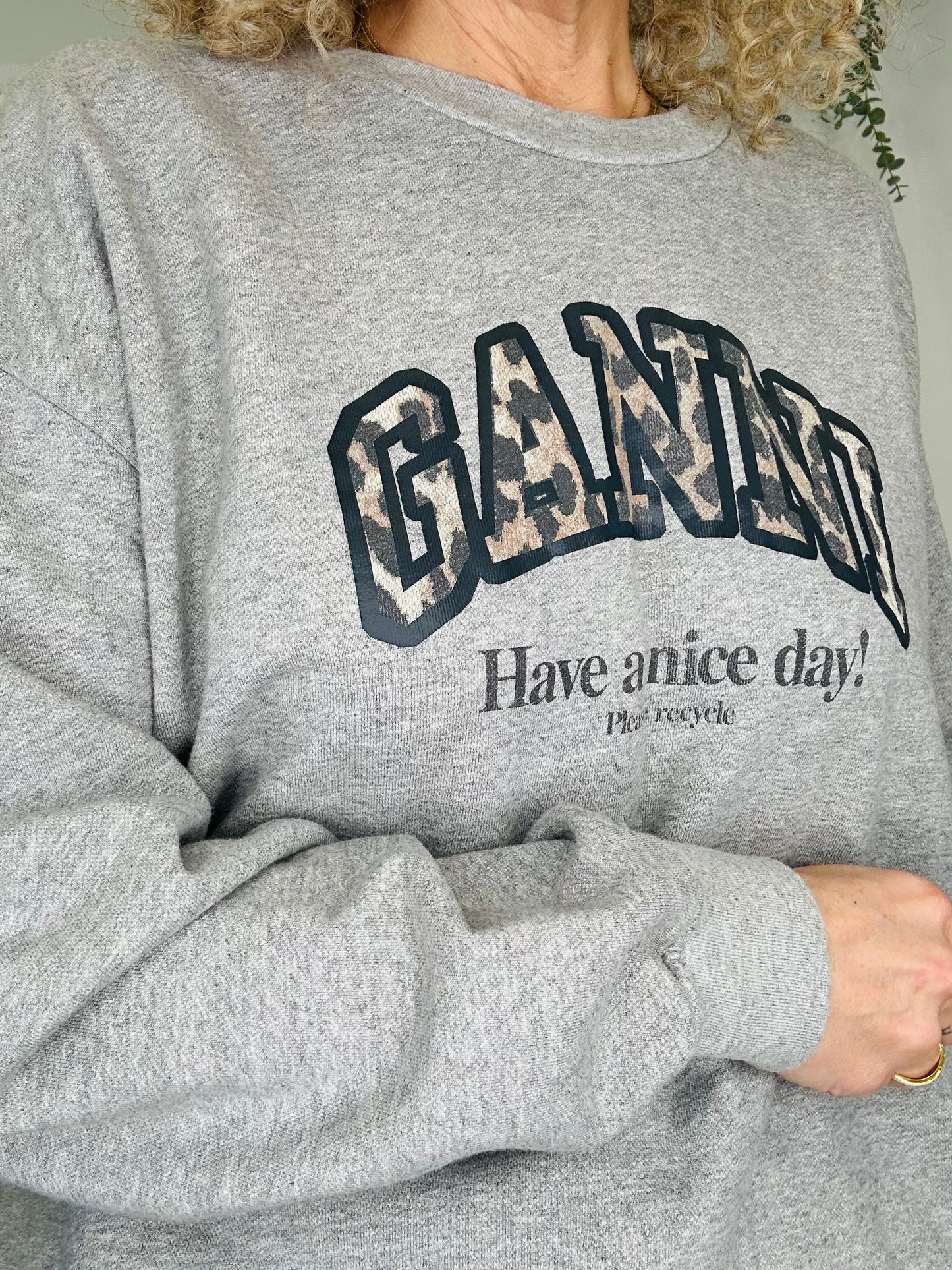 Logo Sweatshirt - Size S/M