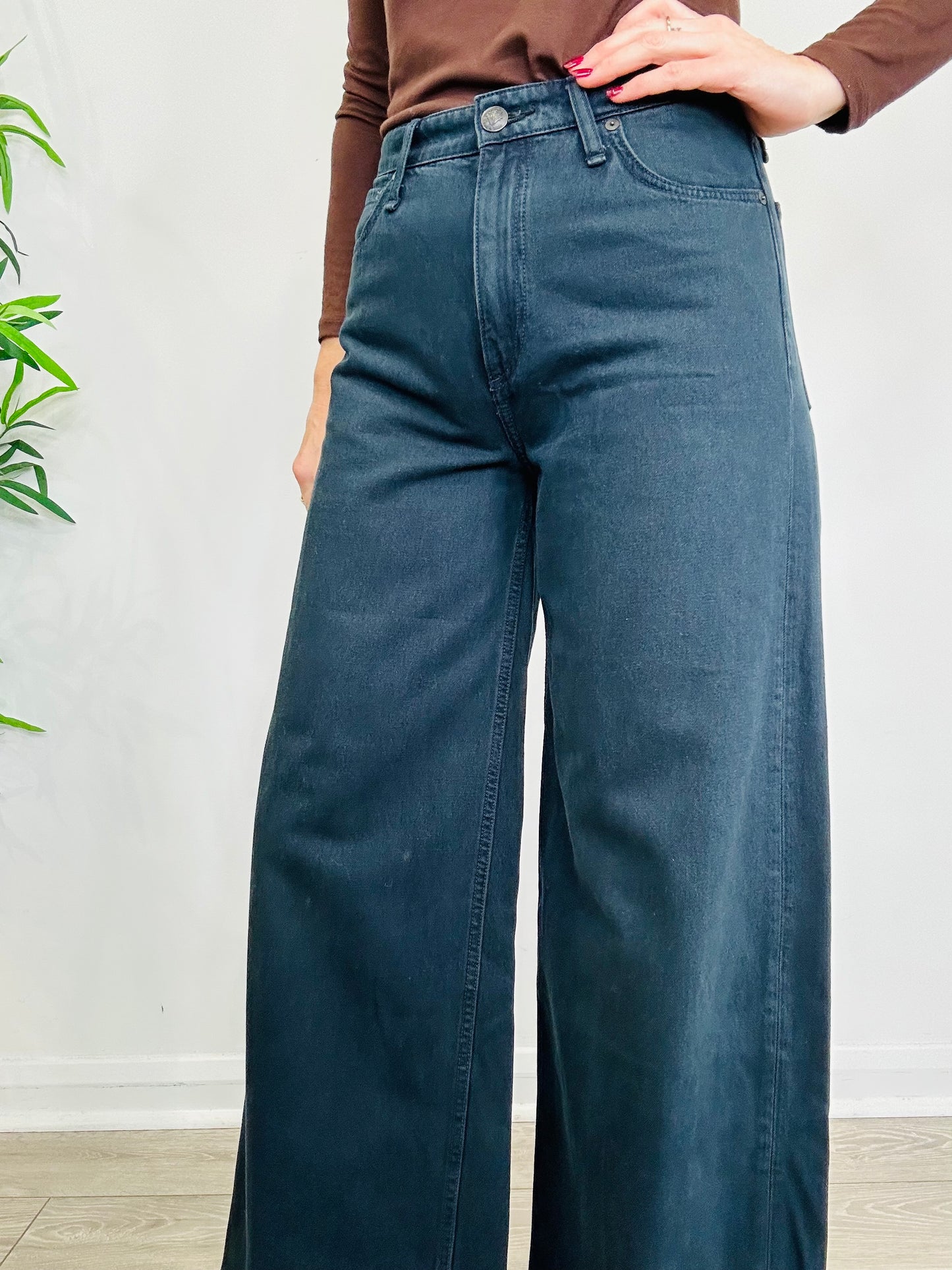 Wide Leg Jeans - Size 29