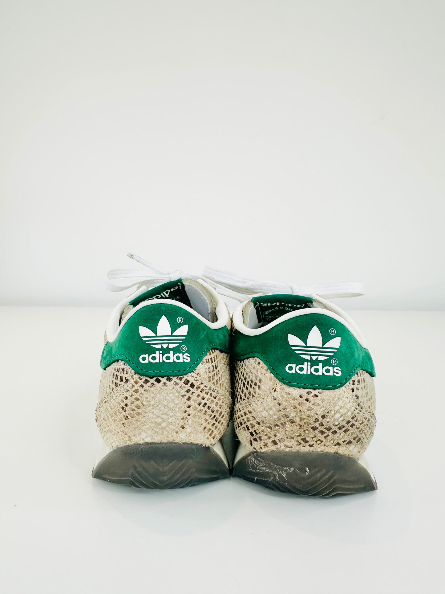 Country Japan Trainers - Size 39