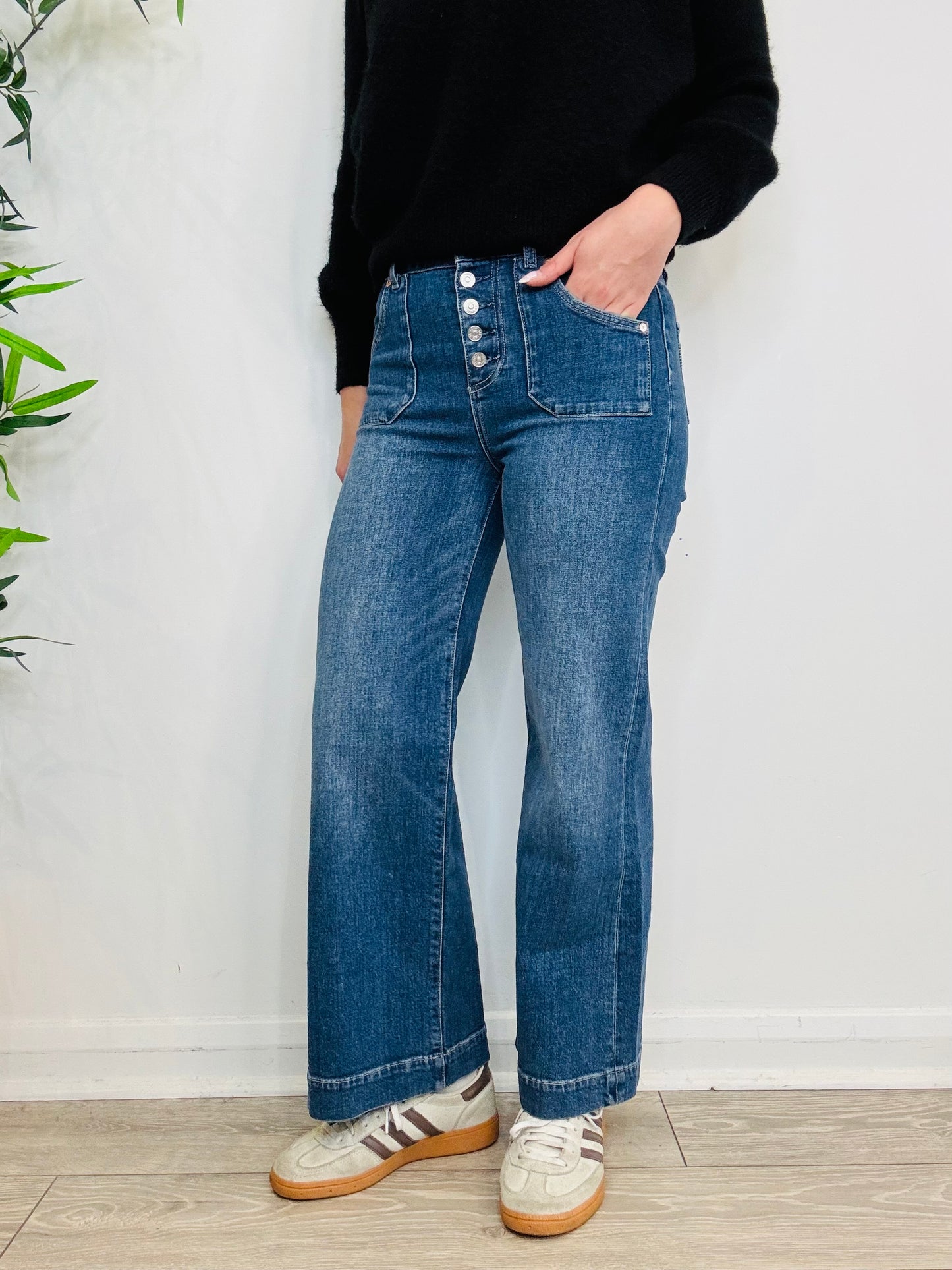 Anessa Patch Pocket Jeans - Size 25