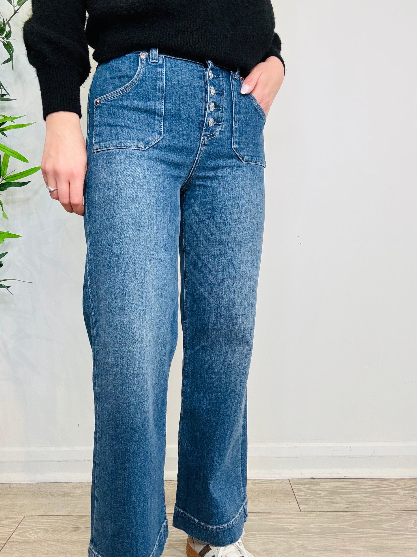 Anessa Patch Pocket Jeans - Size 25