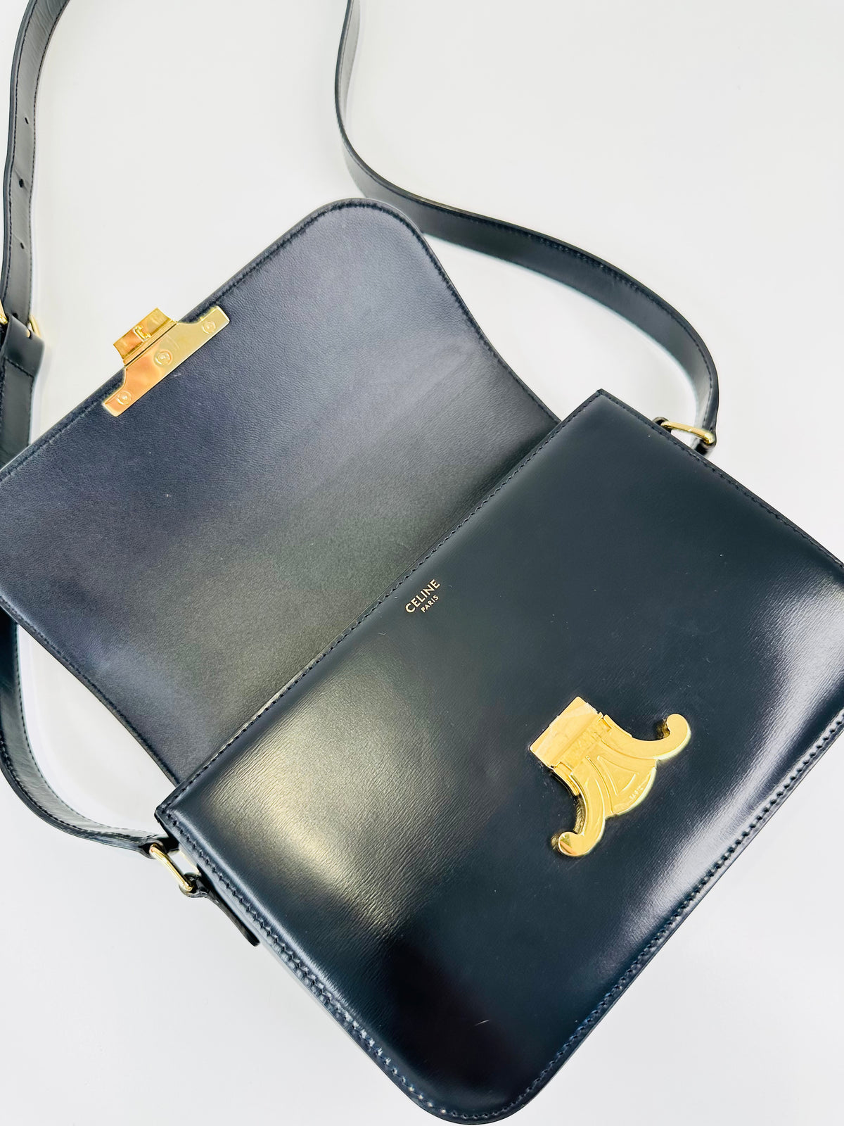 Medium Classique Triomphe Bag