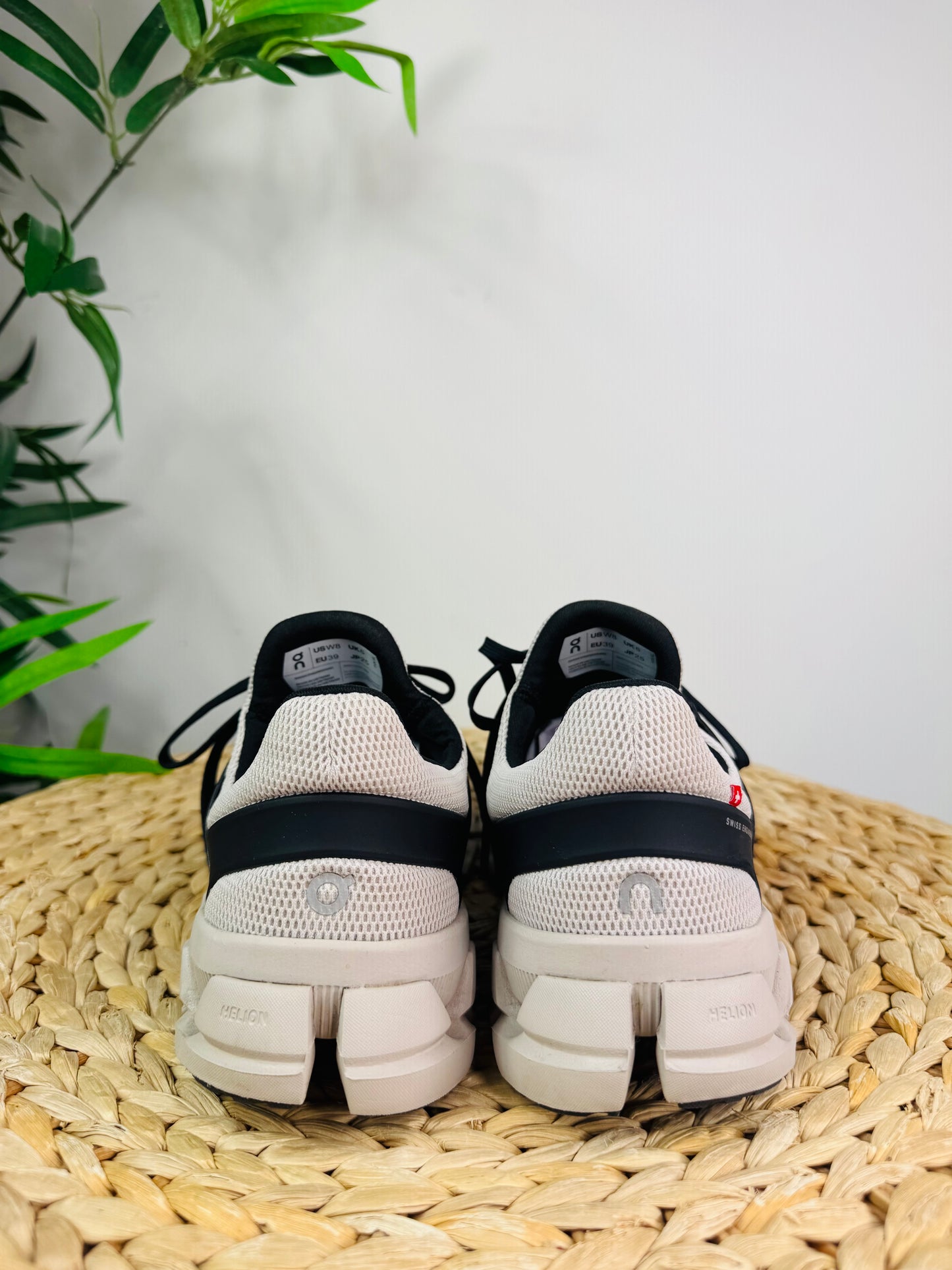 Cloudswift Running Trainers - Size 39