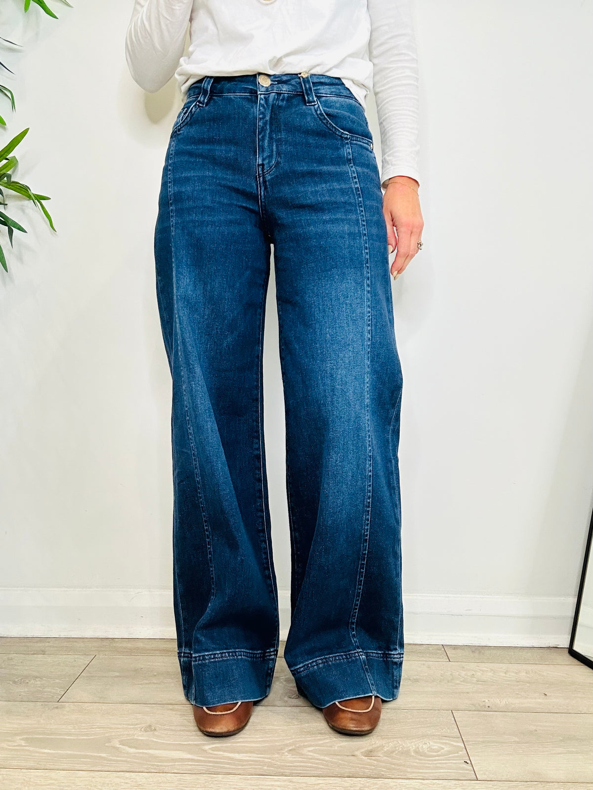 Epic Wide Leg Jeans - Size 25