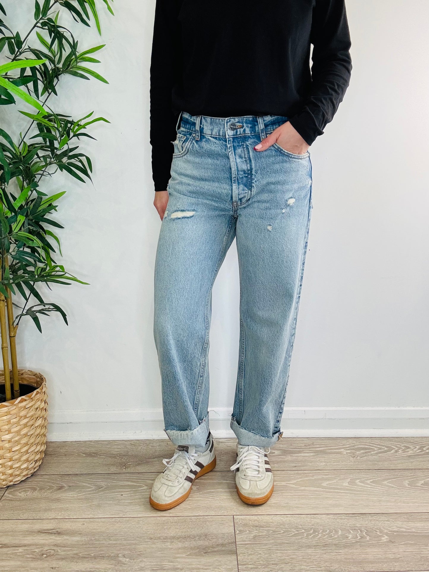 Distressed Straight Jeans - Size 27