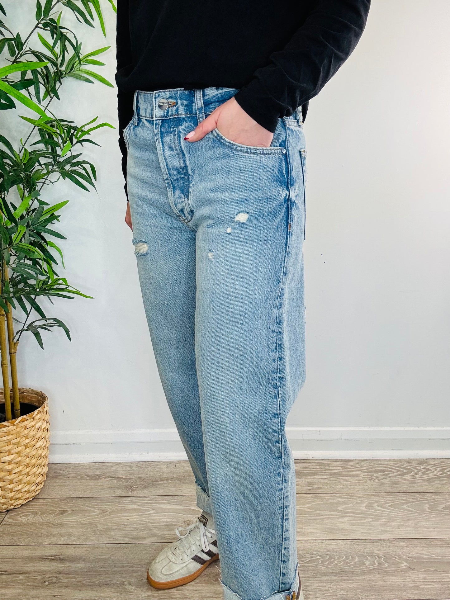Distressed Straight Jeans - Size 27