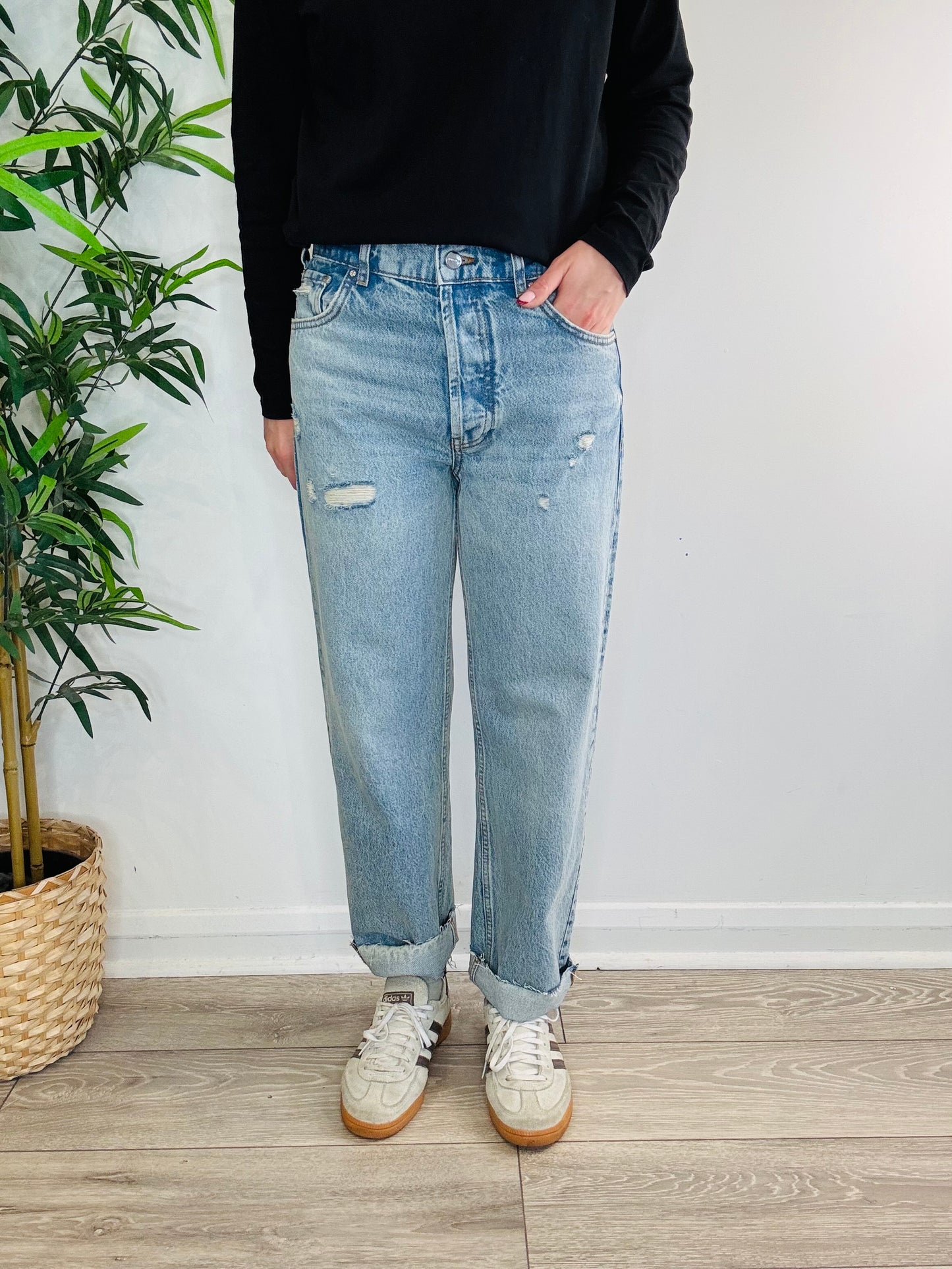 Distressed Straight Jeans - Size 27