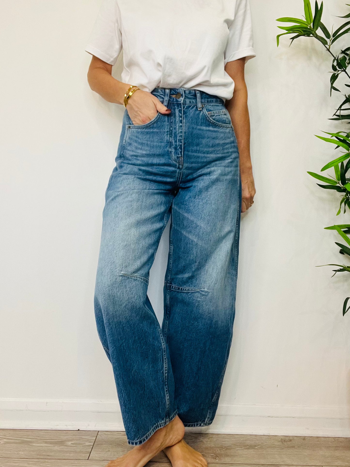 Barrel Leg Jeans - Size 26