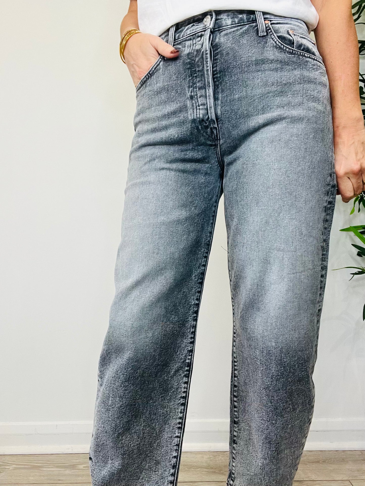 The Curbside Ankle Jeans - Size 29