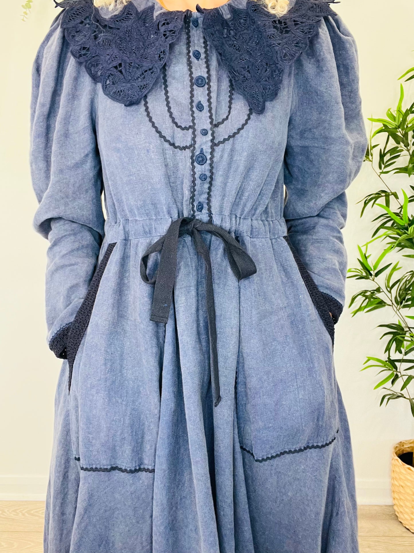 Lace Collar Linen Dress - Size 10