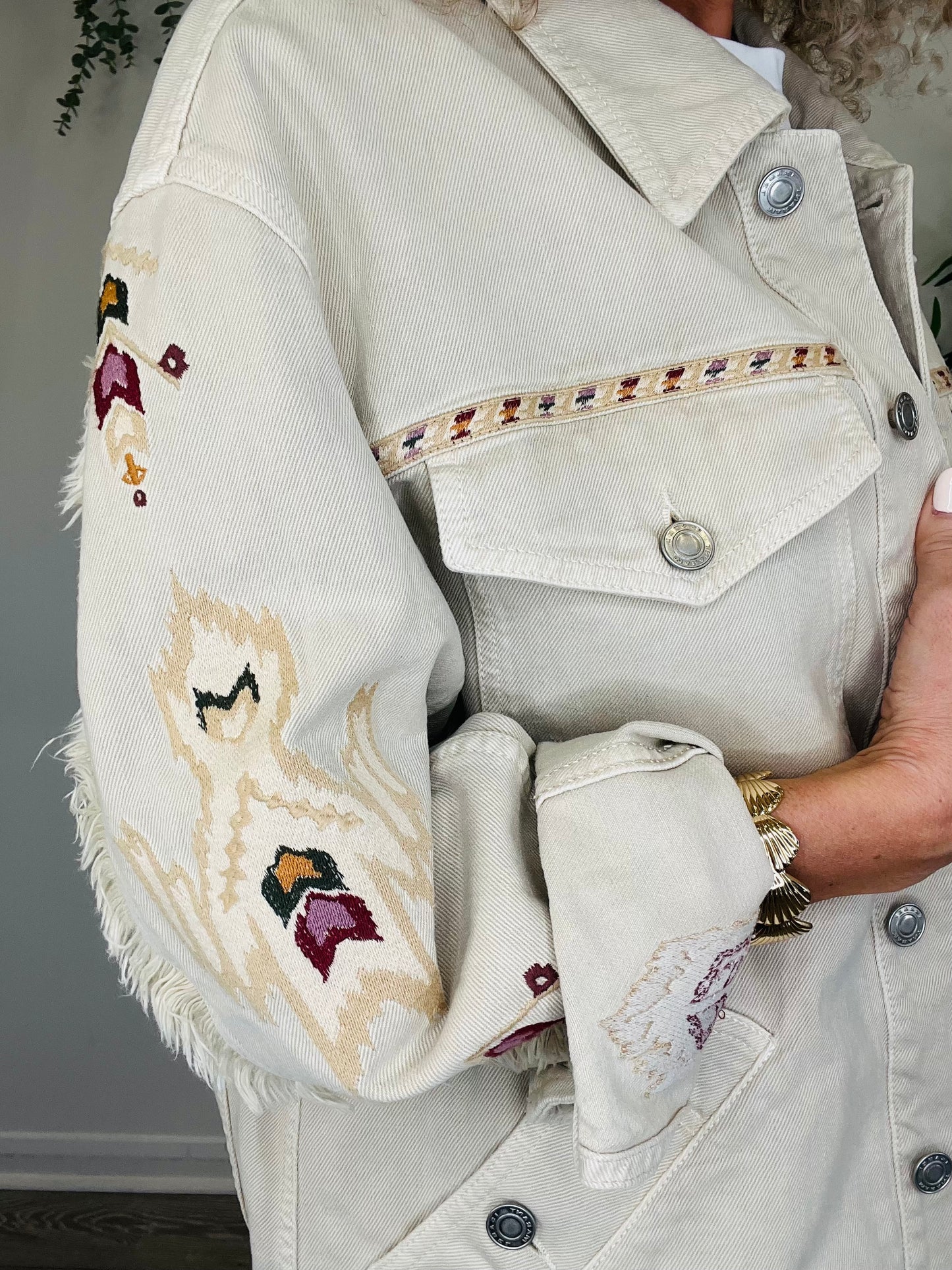 Manona Embroidered Jacket - Multiple Sizes