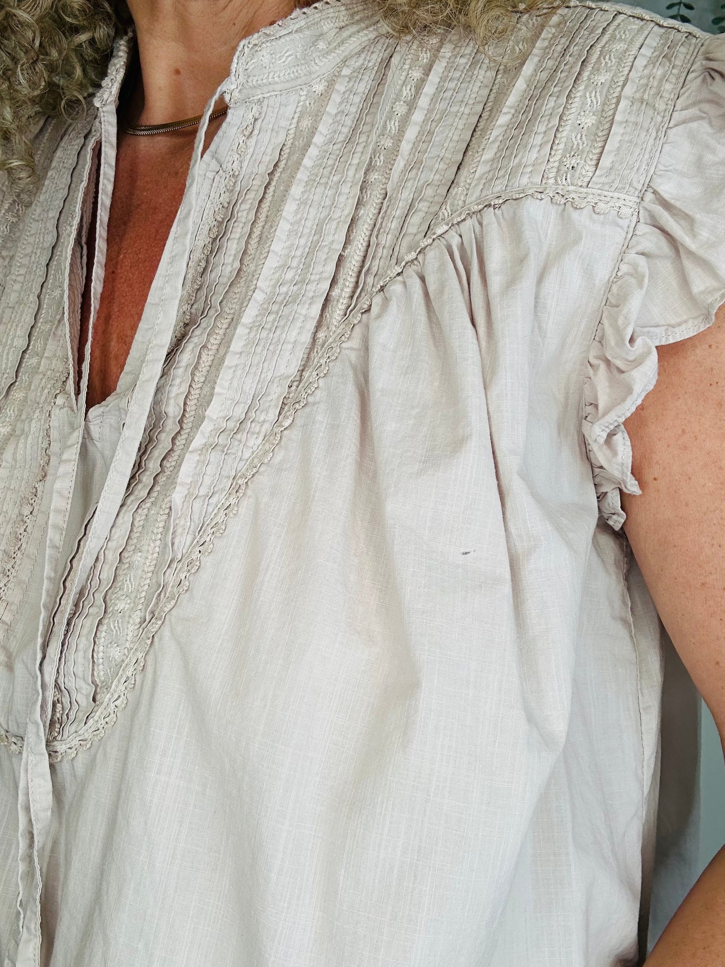 Sleeveless Frill Top - Size 40