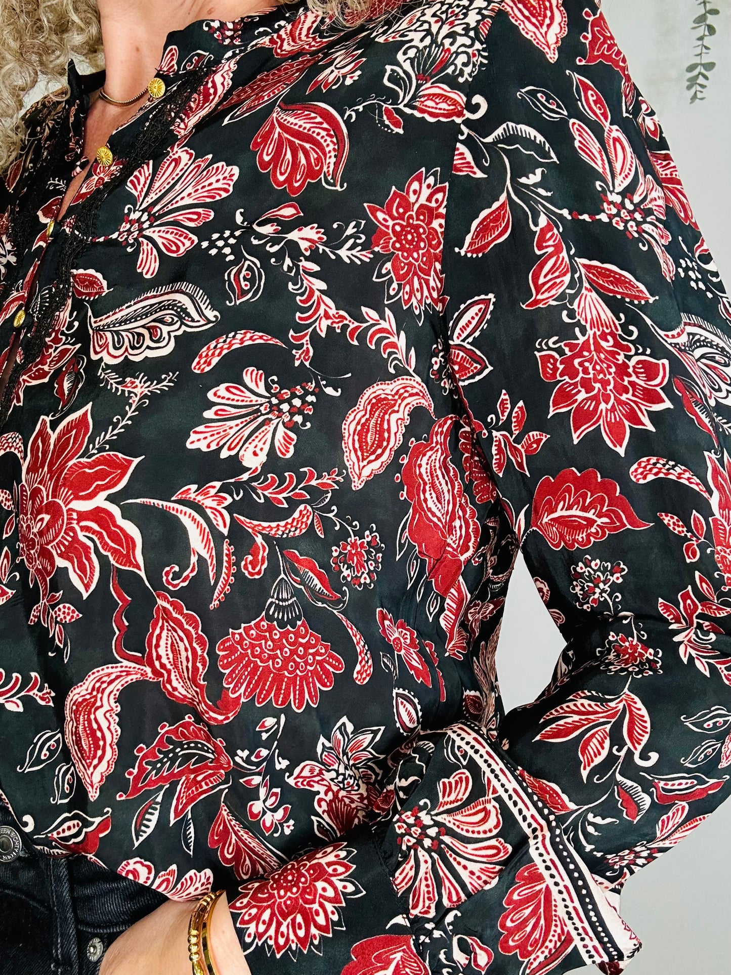 Rosa Shirt - Multiple Sizes