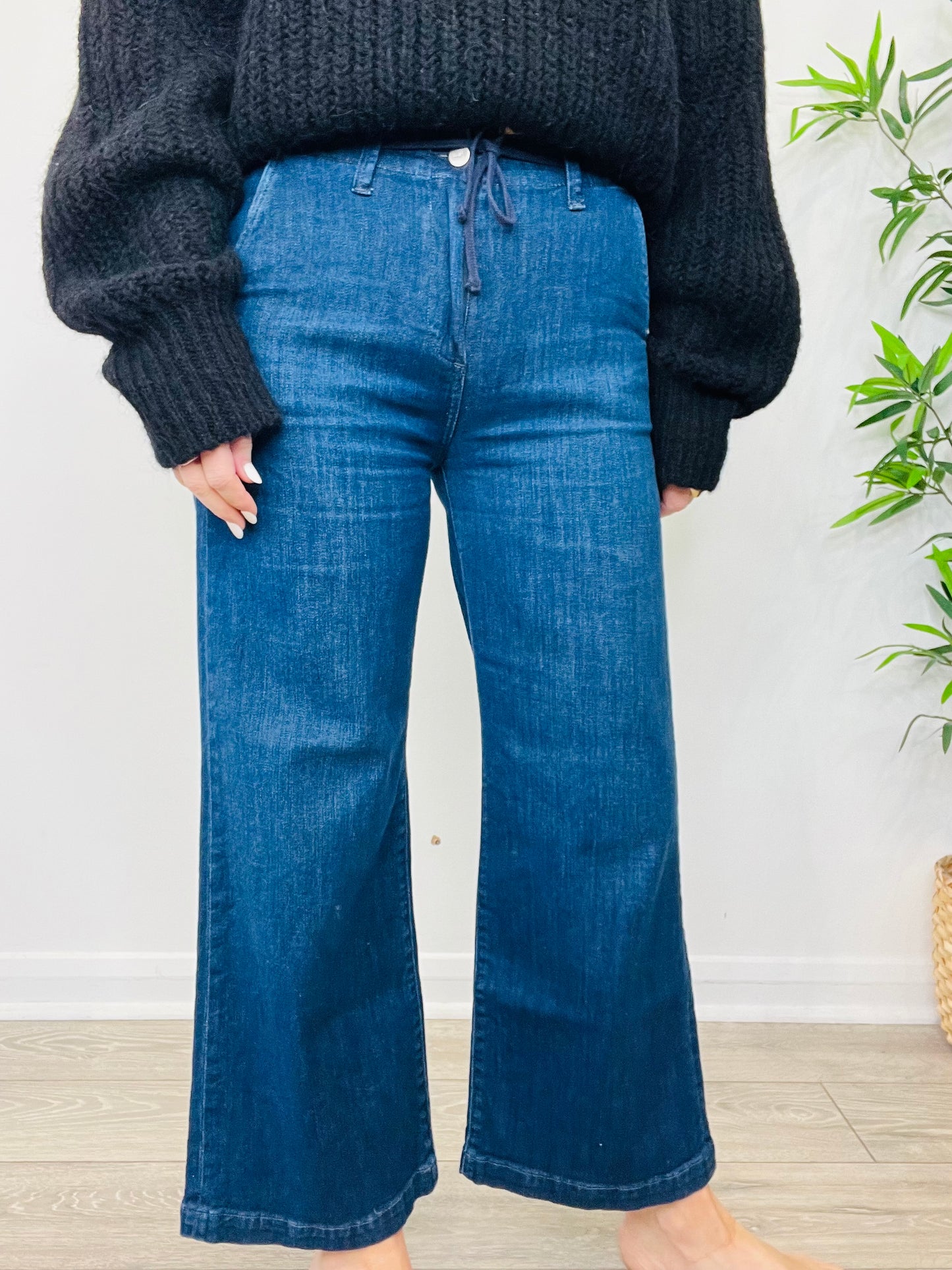 Ari Wide Leg Jeans - Size 27