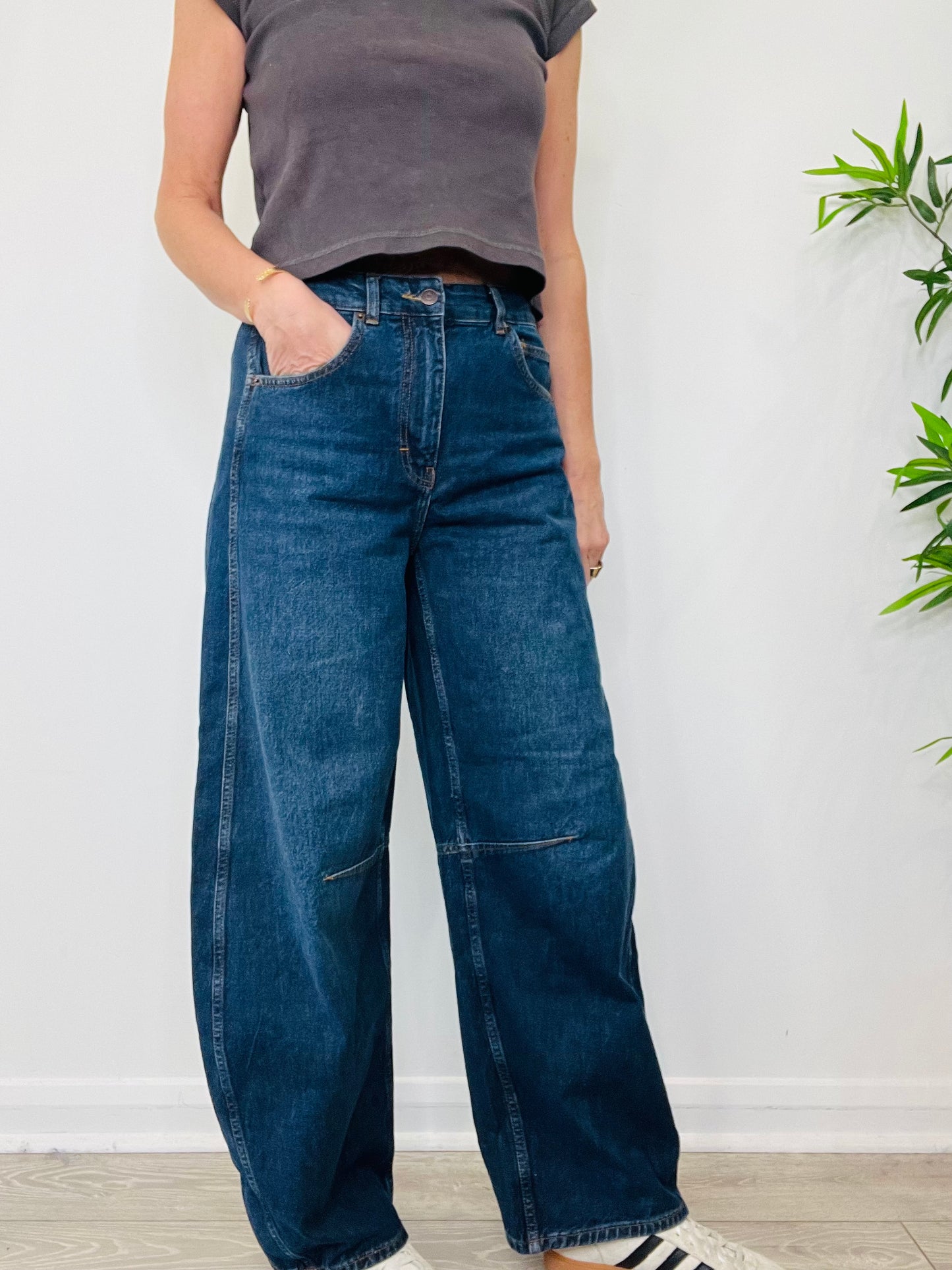 Extreme Tapered Jeans - Size 28