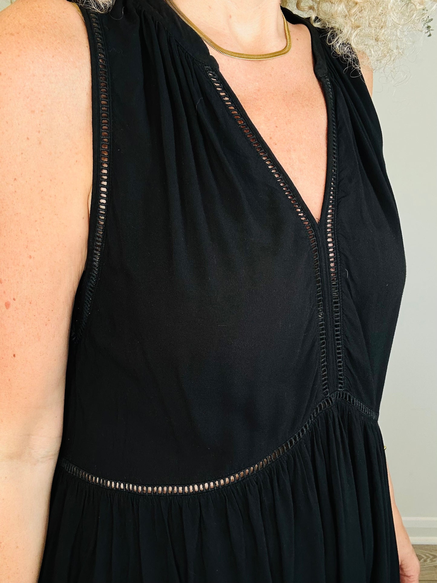 Short Sleeveless Dress - Size L