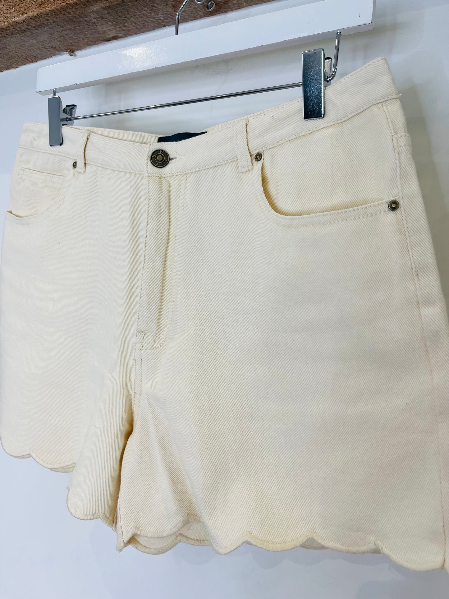 Ruby Scallop Shorts - Size 3