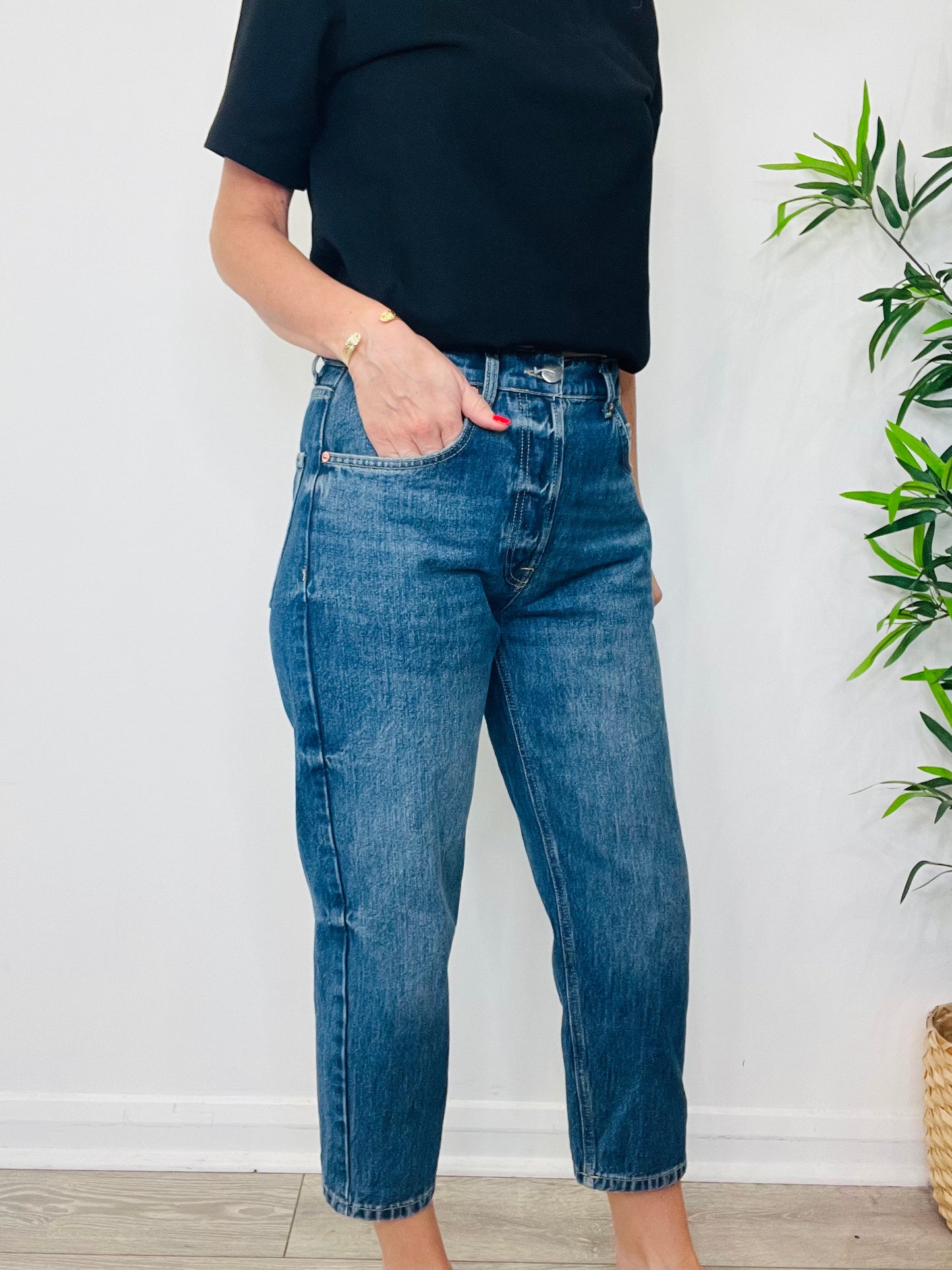 Carrot Jeans - Size 28