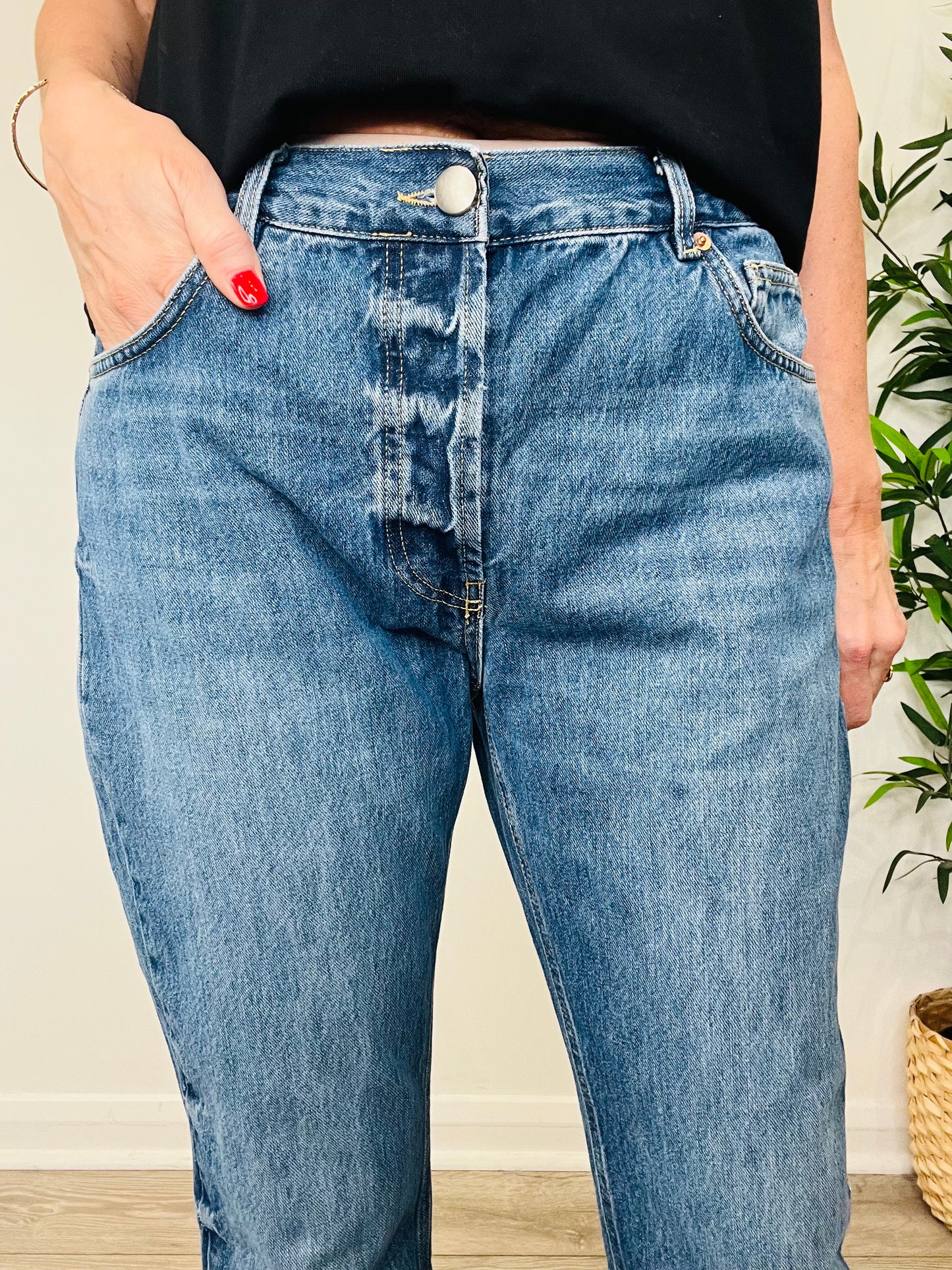 Straight Leg Jeans - Size 32