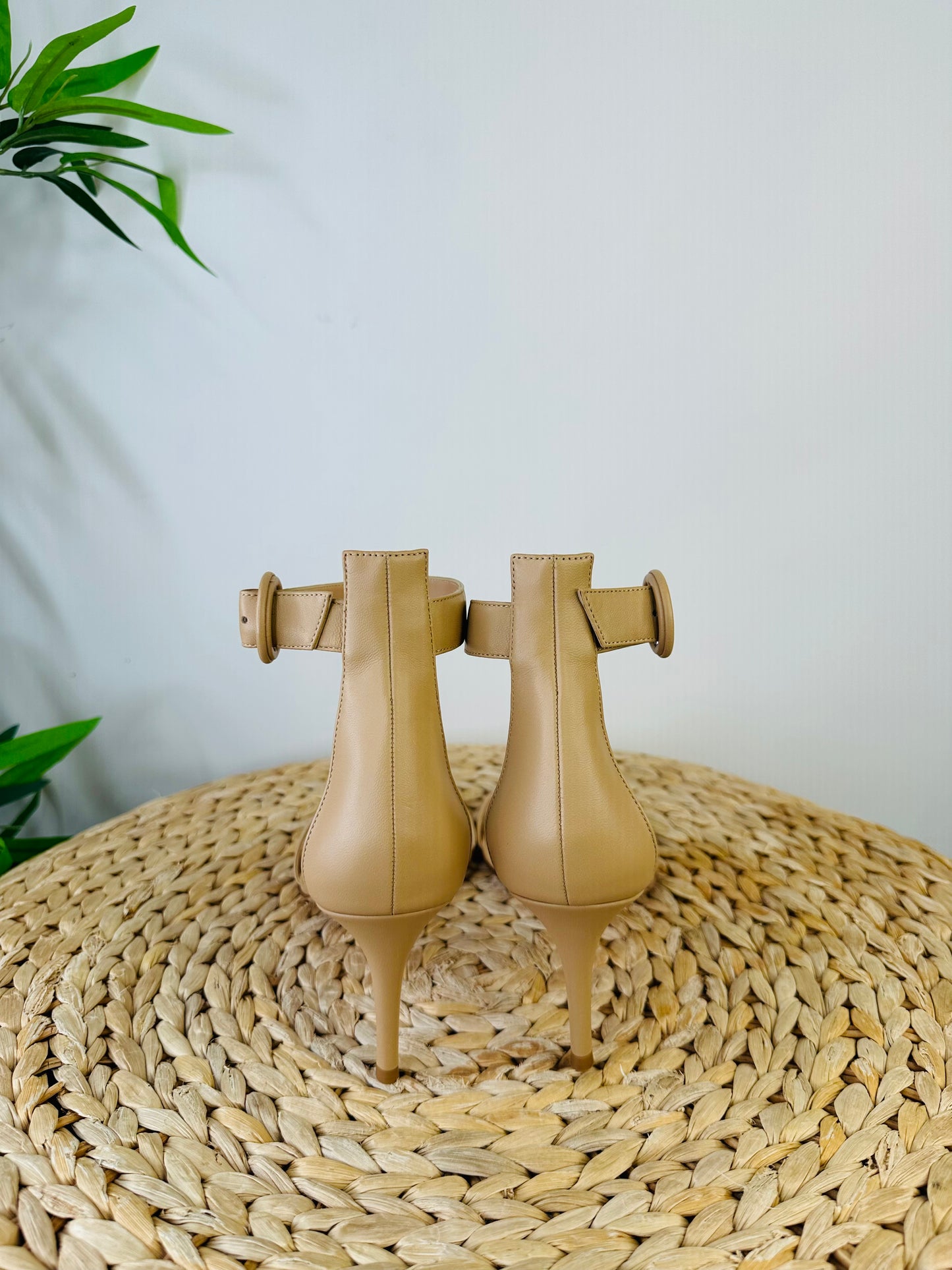 Portofino Leather Sandals - Size 41