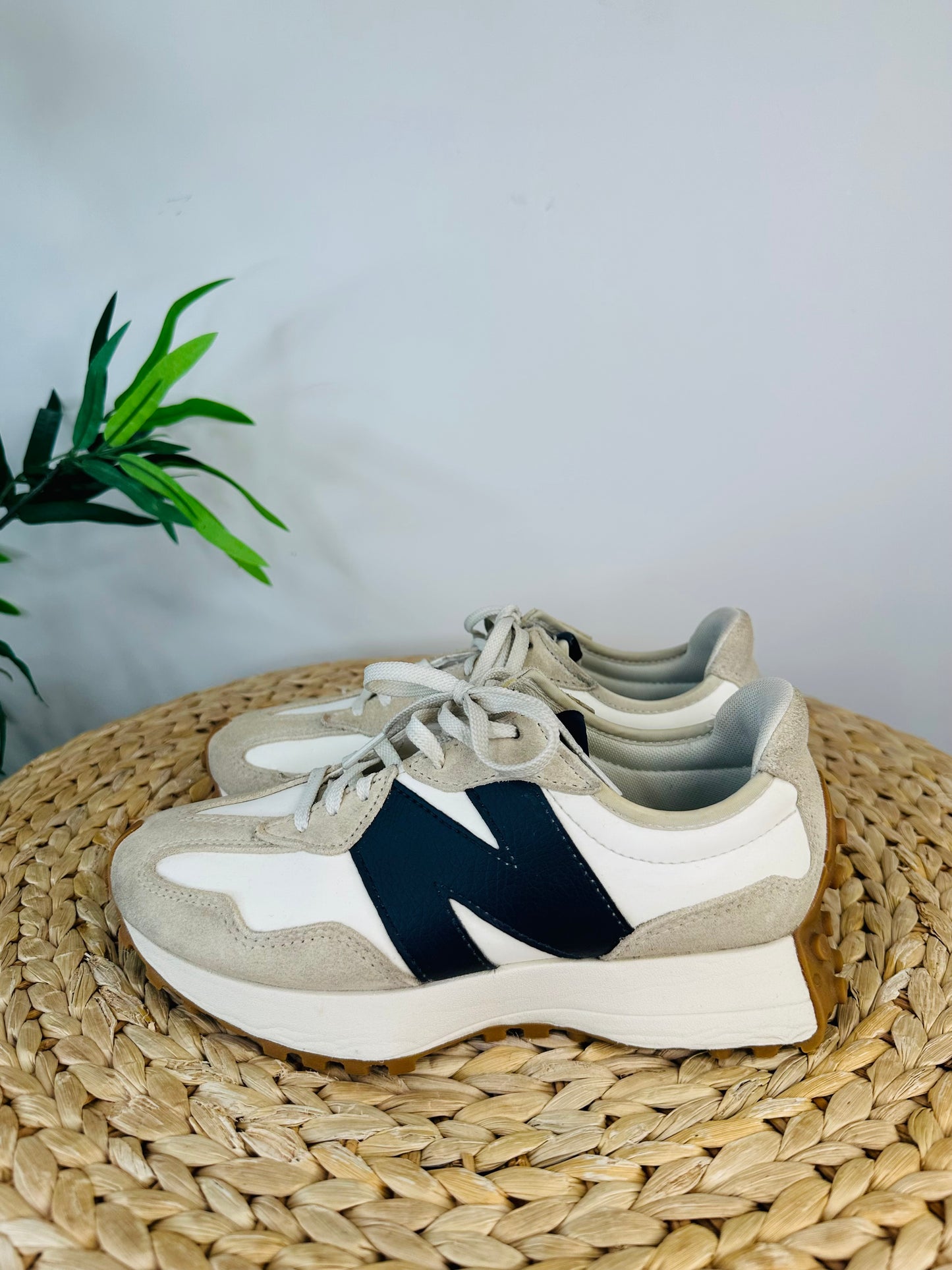 327 Trainers - Size 38