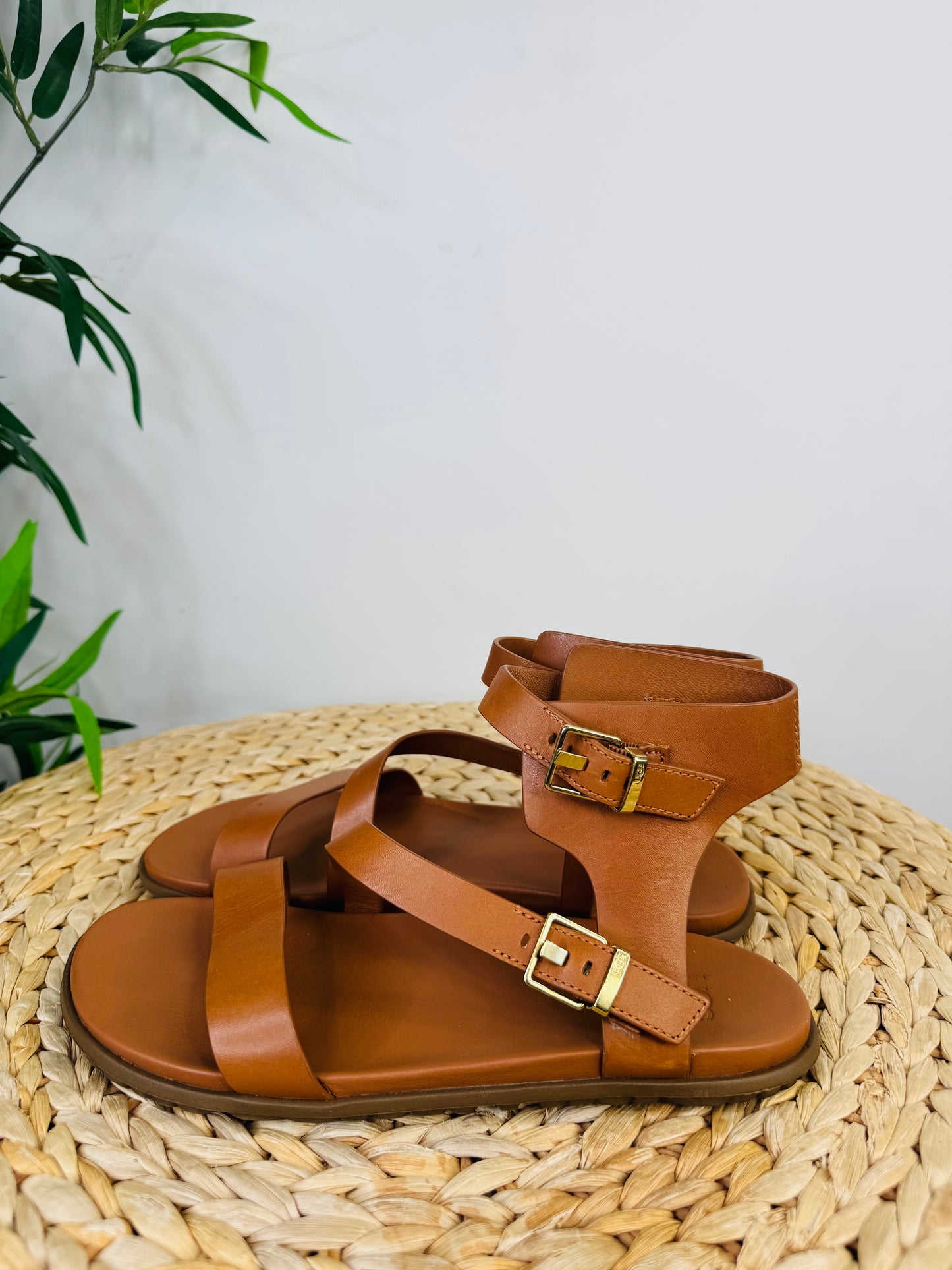 Leather Sandals - Size 39
