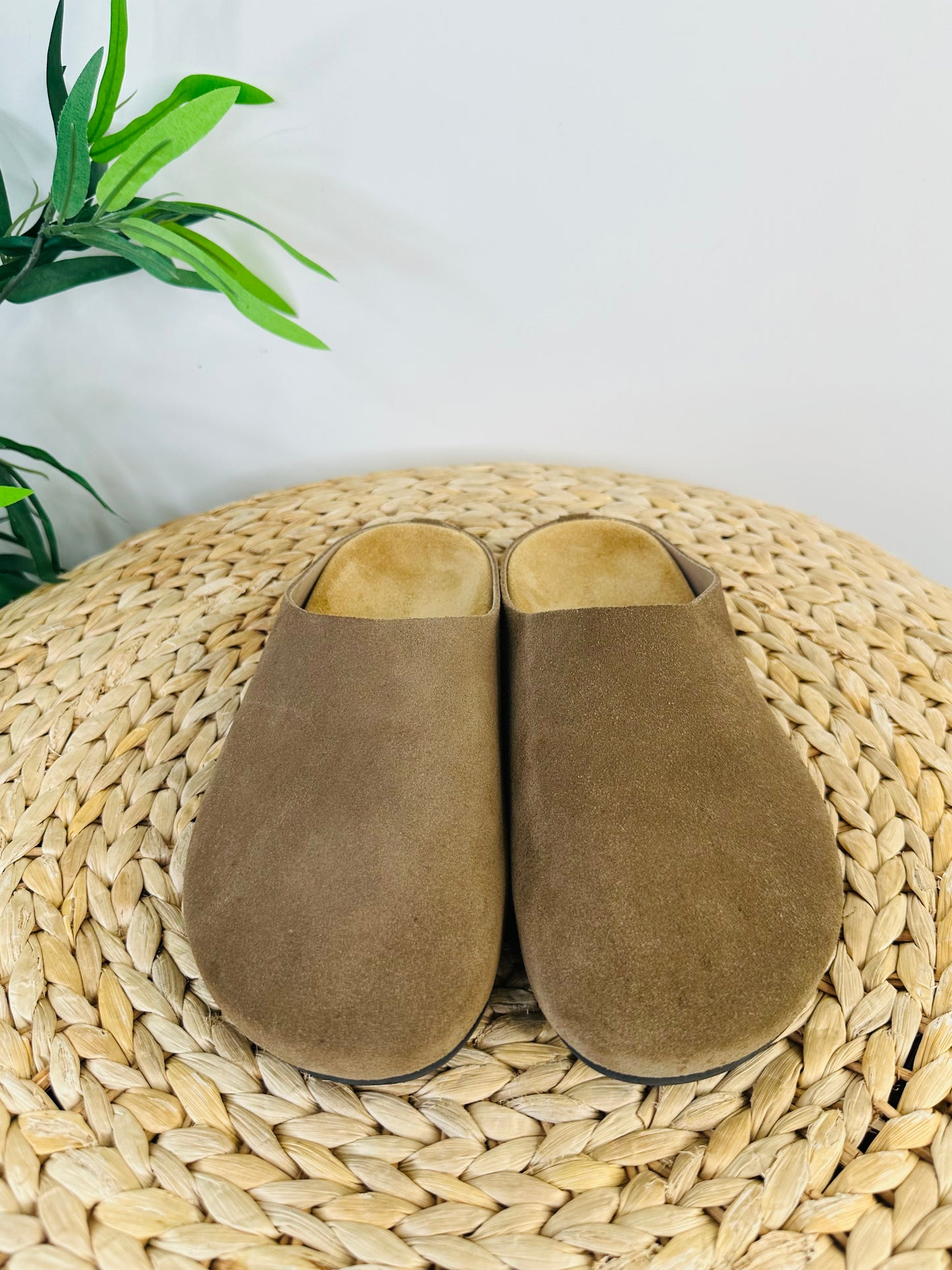 Hugo Suede Slides - Size 40