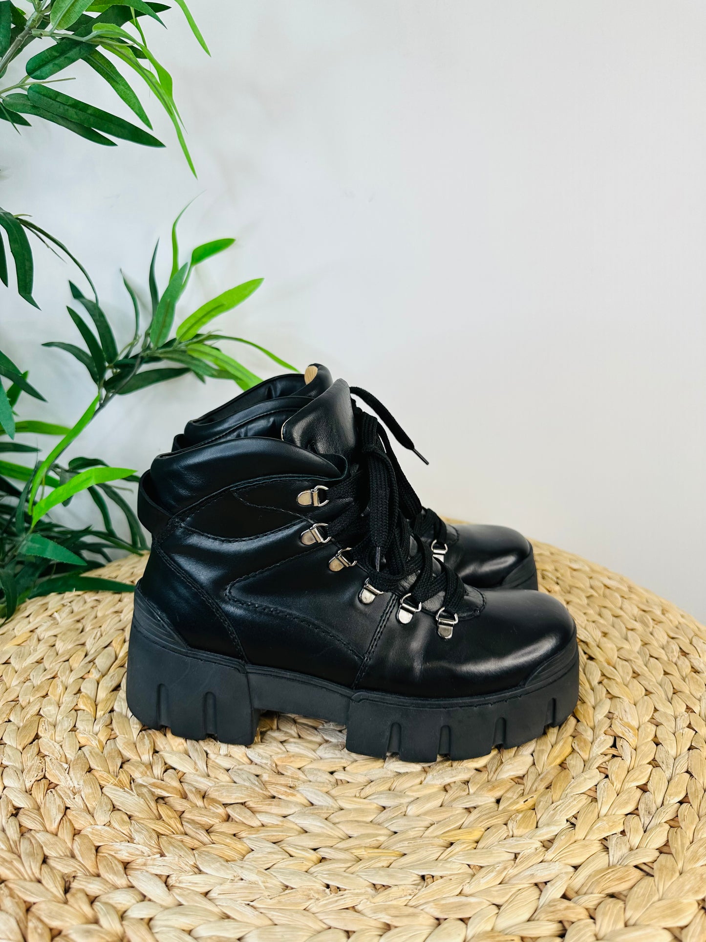 Leather Mealie Boots - Size 38