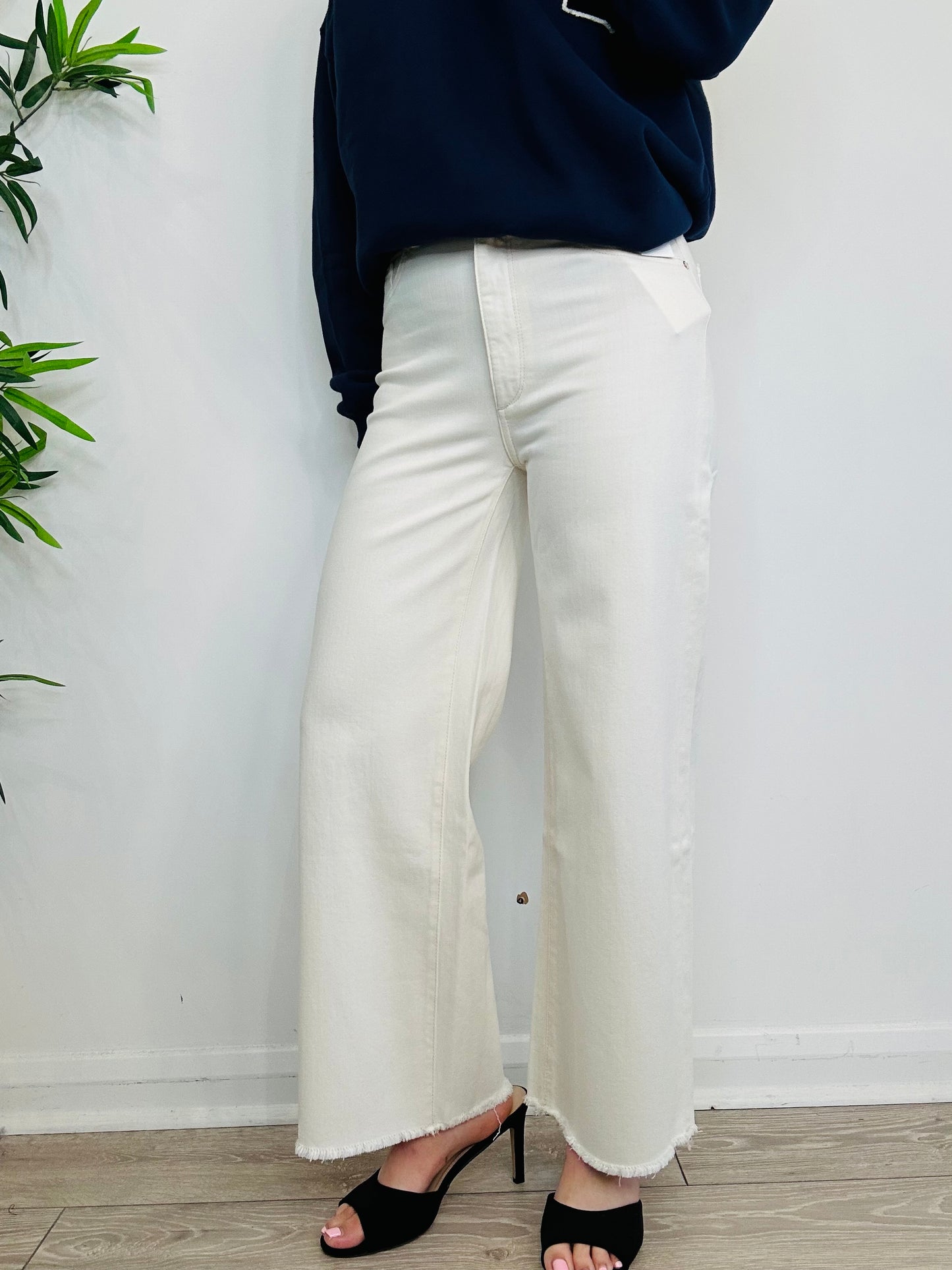 Hepburn Wide Leg Jeans - Size 25