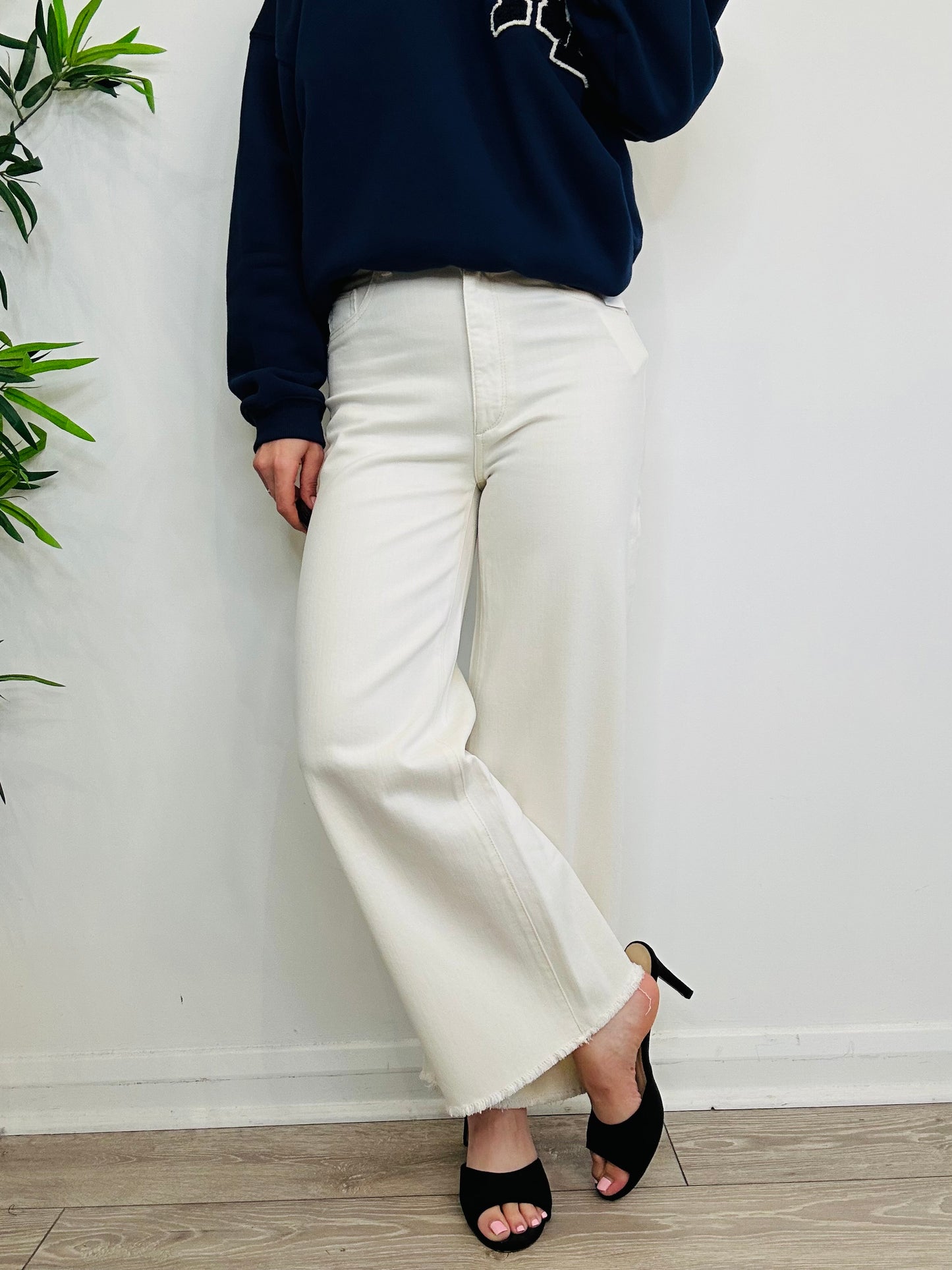 Hepburn Wide Leg Jeans - Size 25
