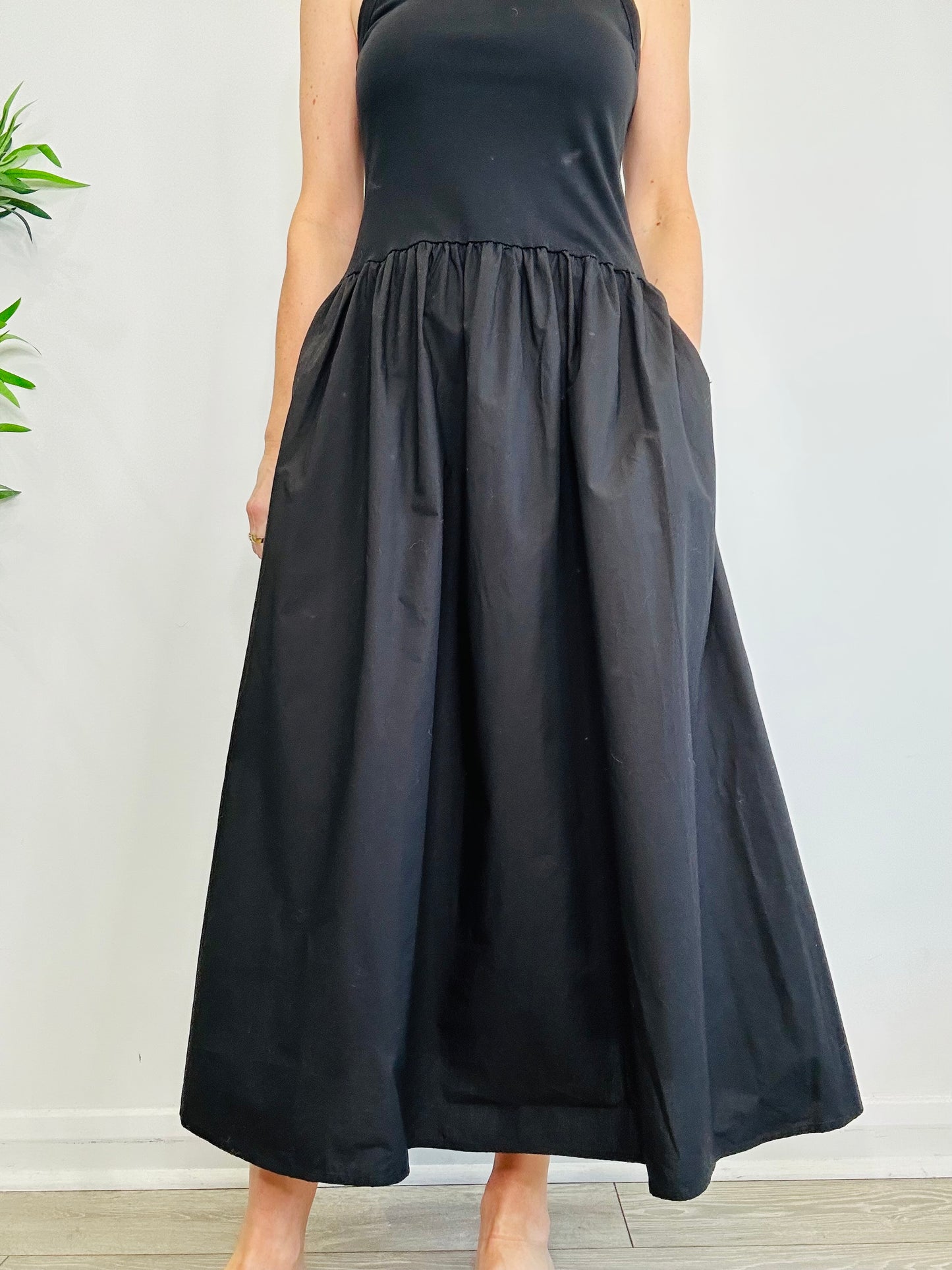 Sleeveless Midi Dress - Size M