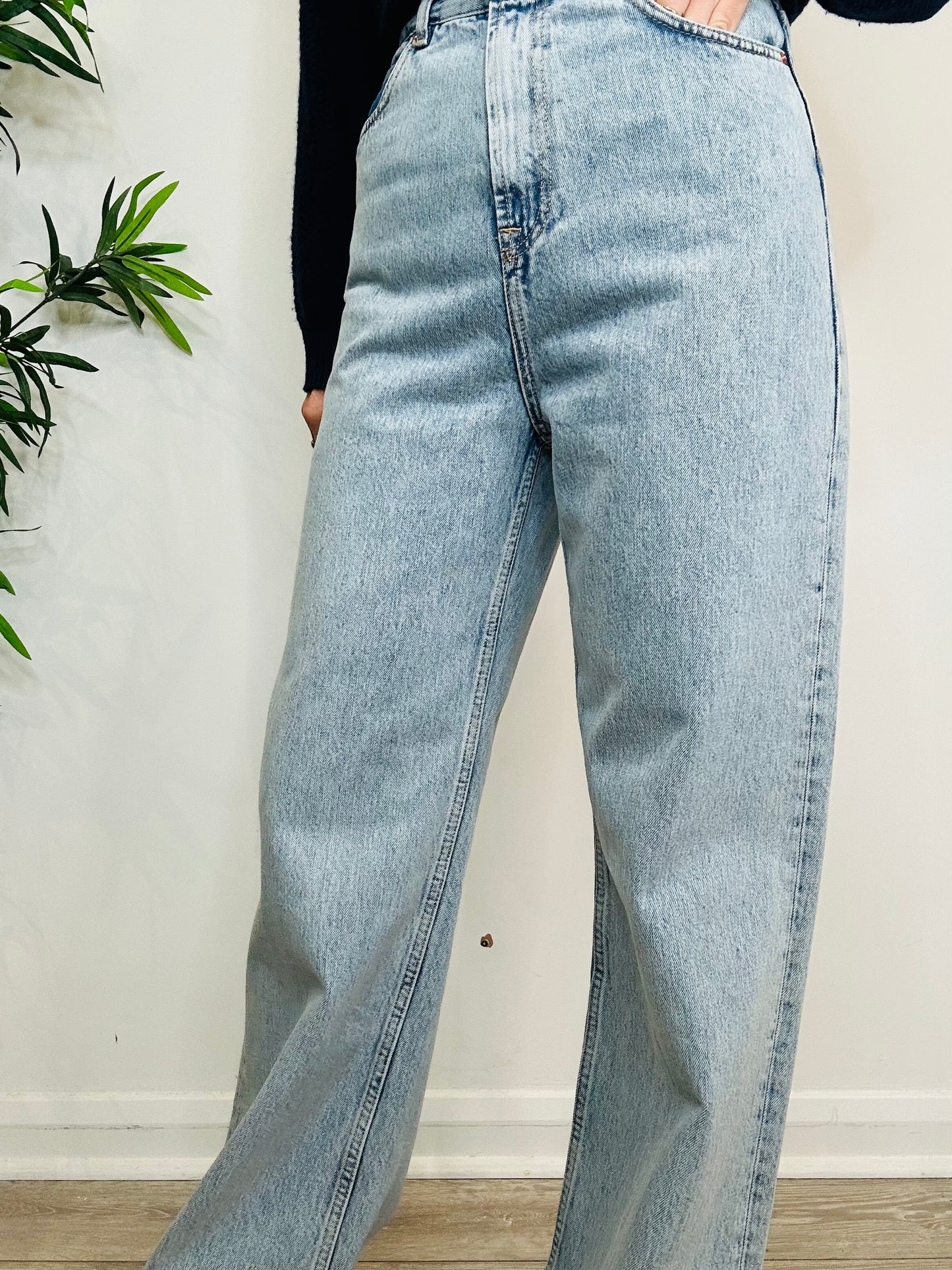 Straight Leg Jeans - Size 26