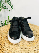 Load image into Gallery viewer, Leather Trainers - Size 39
