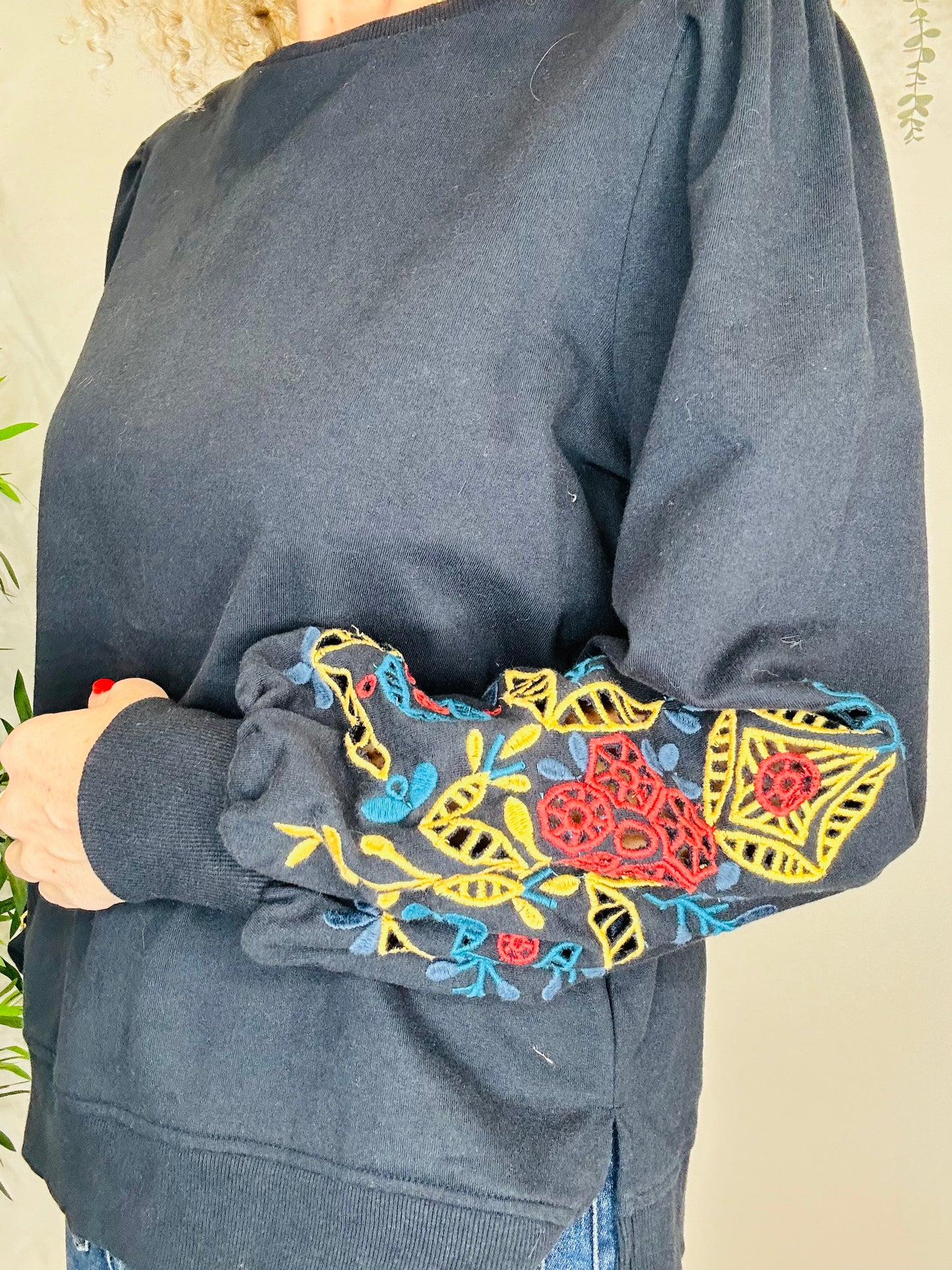 Broderie Sweatshirt - Size 4