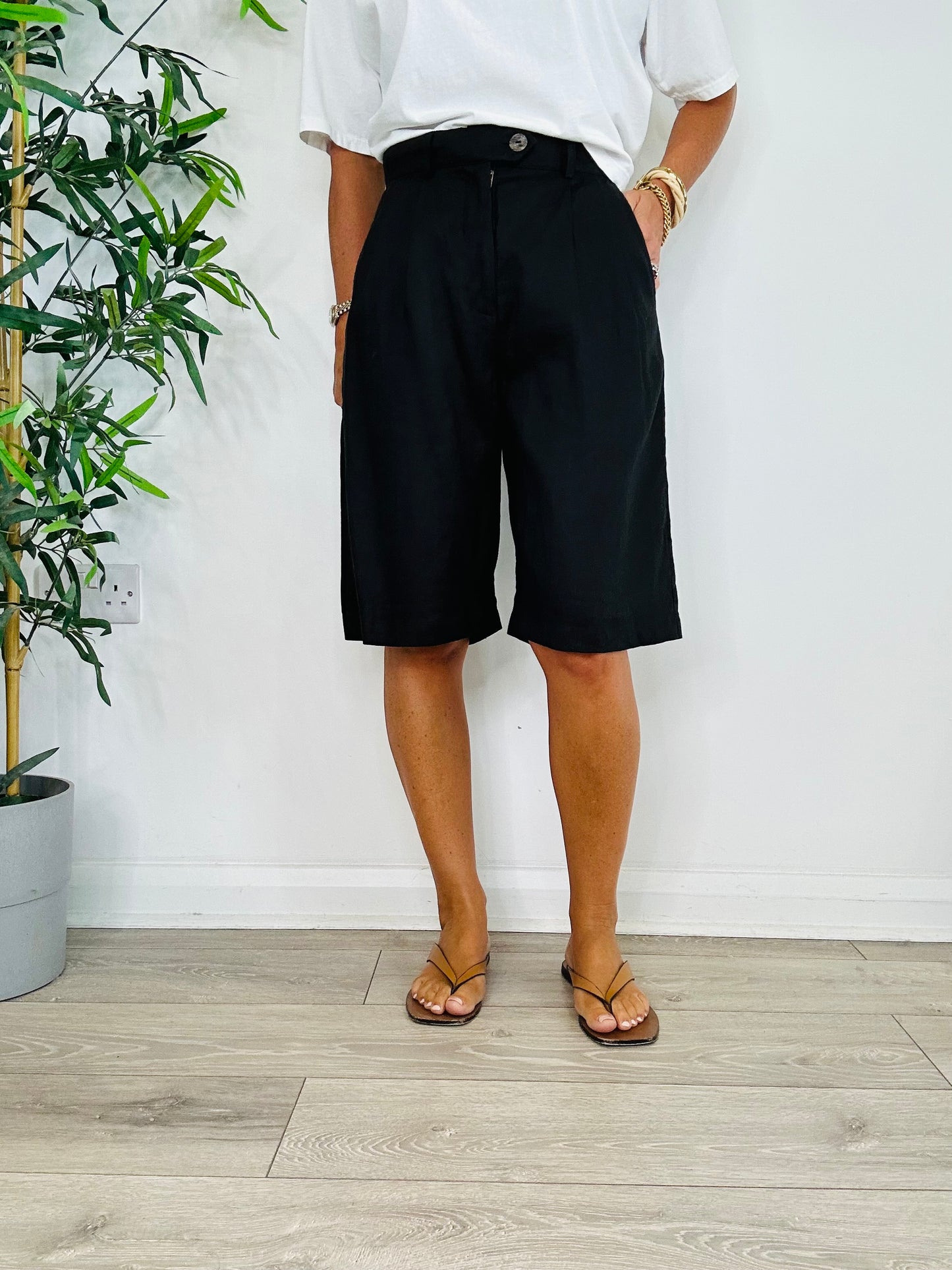 Linen Bermuda Shorts - Size M
